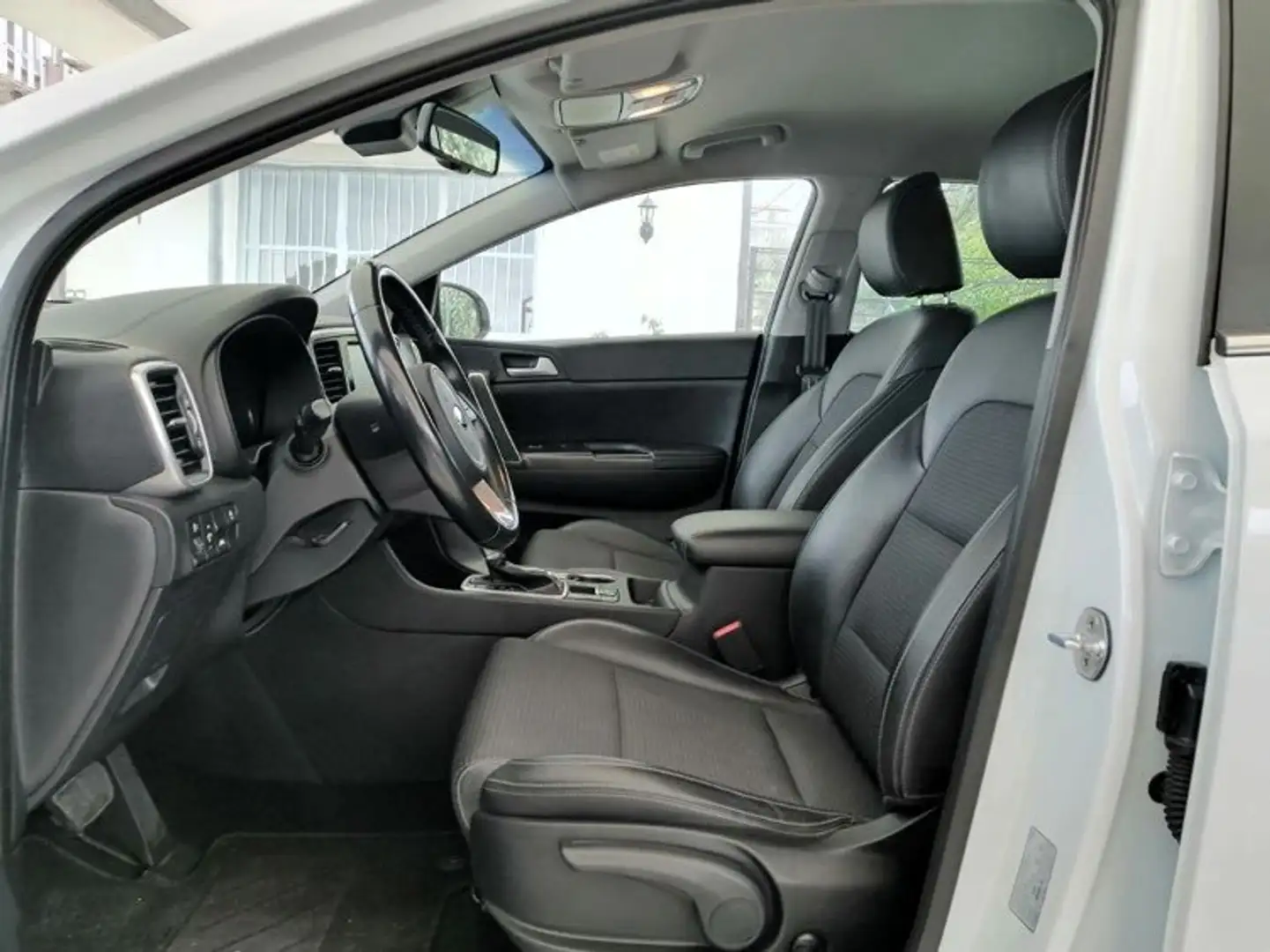 Kia Sportage 1.6 CRDI 136cv DCT7 AWD 4x4 Bianco - 2