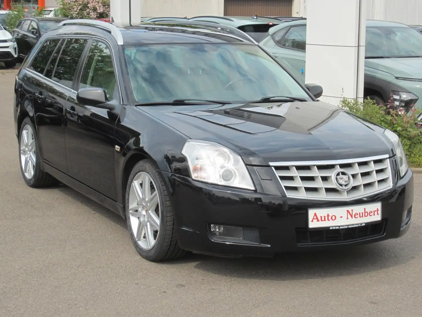 Cadillac BLS Sport Wagon Noir - 1