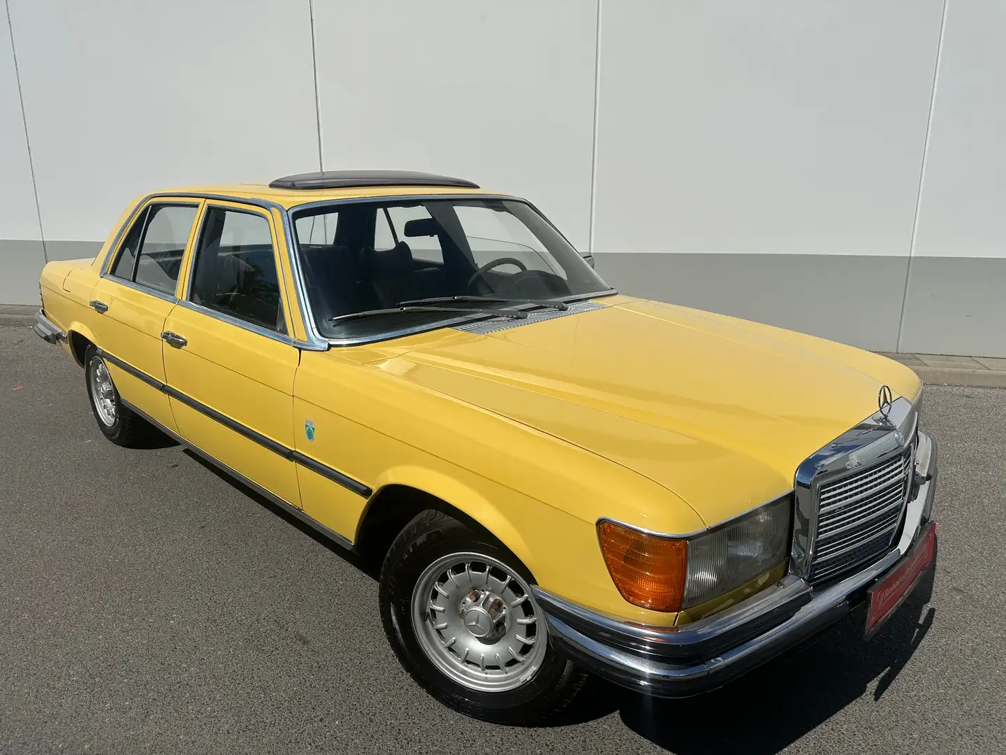 Mercedes-Benz S 280 SE W116E28 // NUR 160TKM // SERVICEGEPFLEGT // Żółty - 2