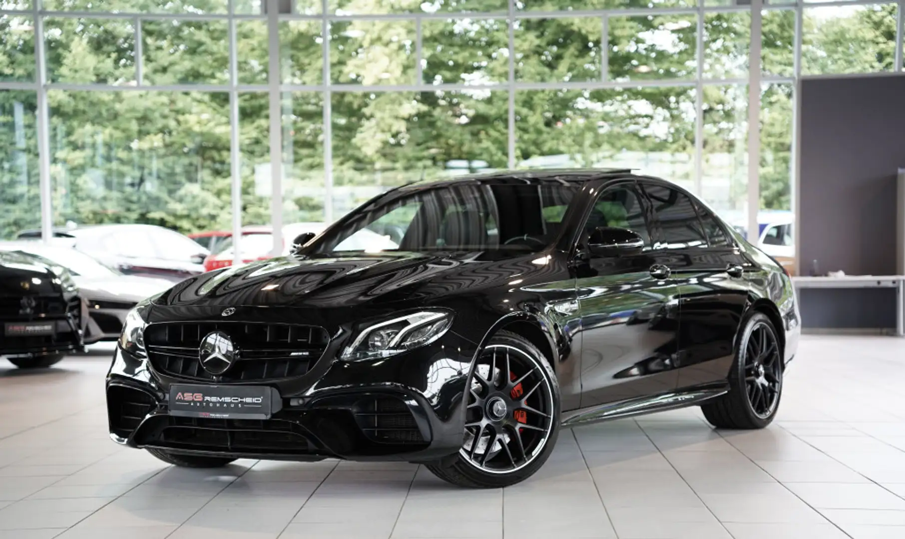 Mercedes-Benz E 63 AMG S 4M+ *2.H *20 *Distr. *Pano *S-Abgas Noir - 1