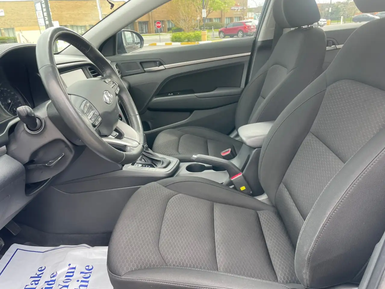 Hyundai ELANTRA снимка Hyundai ELANTRA