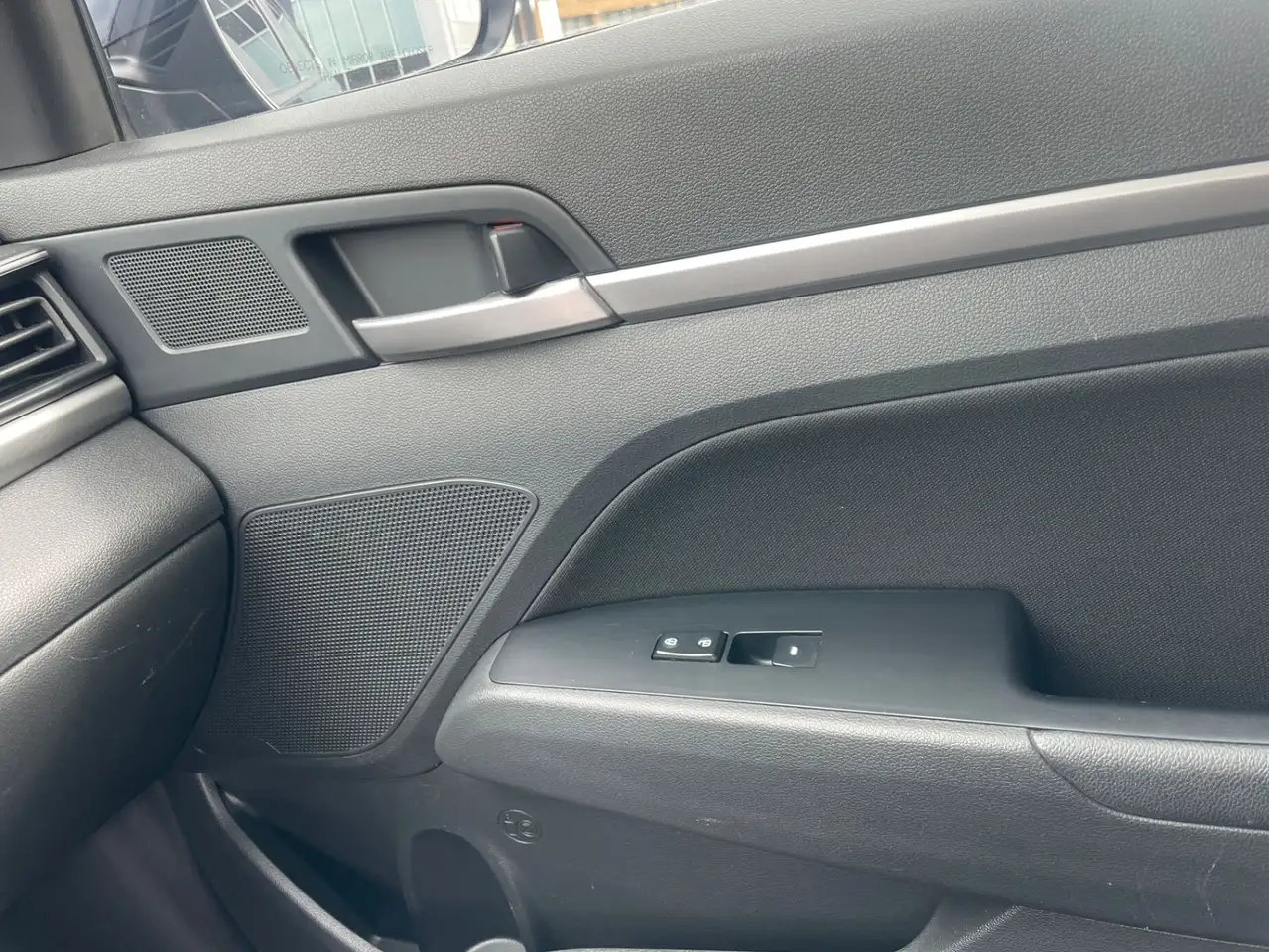 Hyundai ELANTRA снимка Hyundai ELANTRA