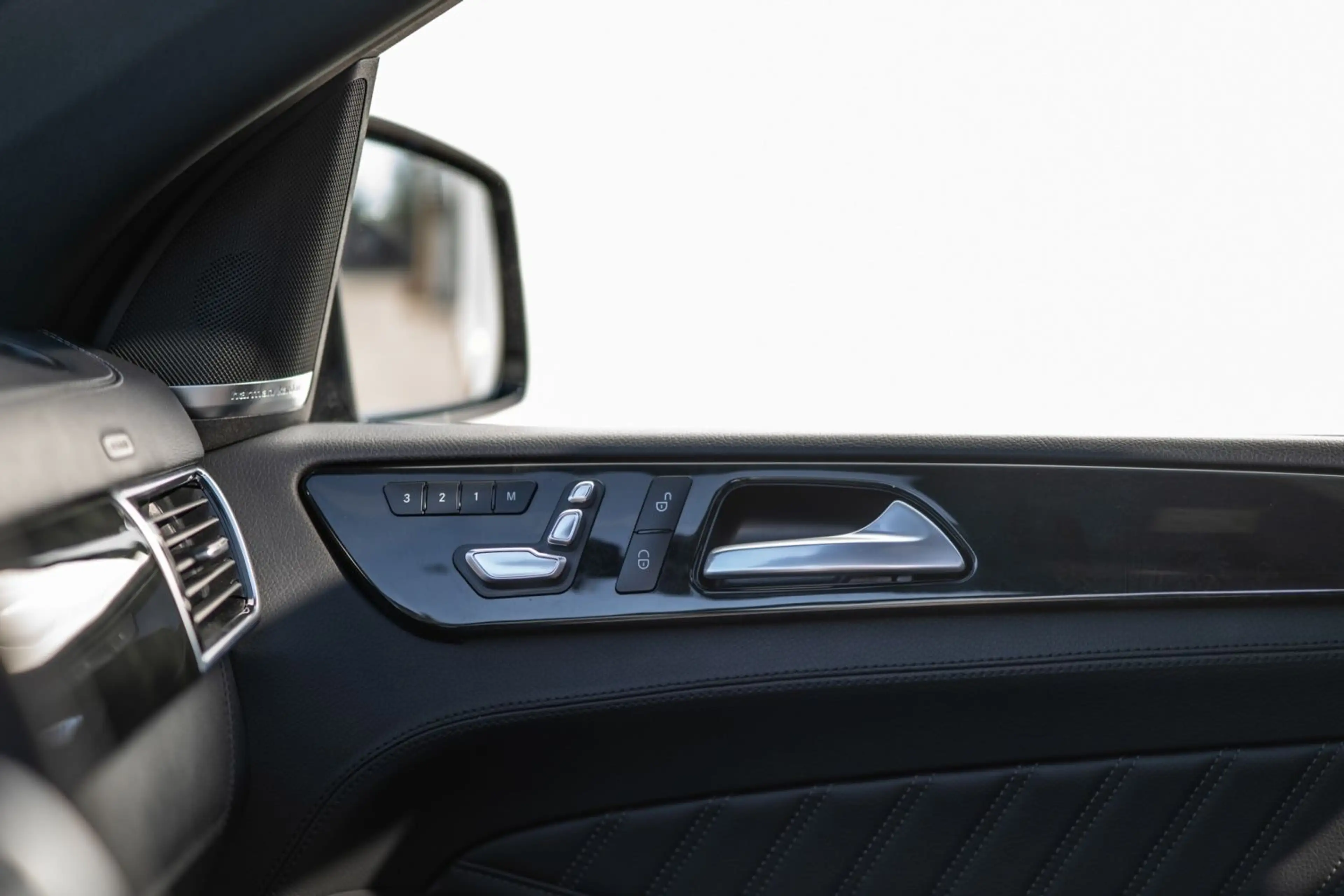 Mercedes-Benz GLS 500 4Matic,AMG-Line,AHK, — photo 9