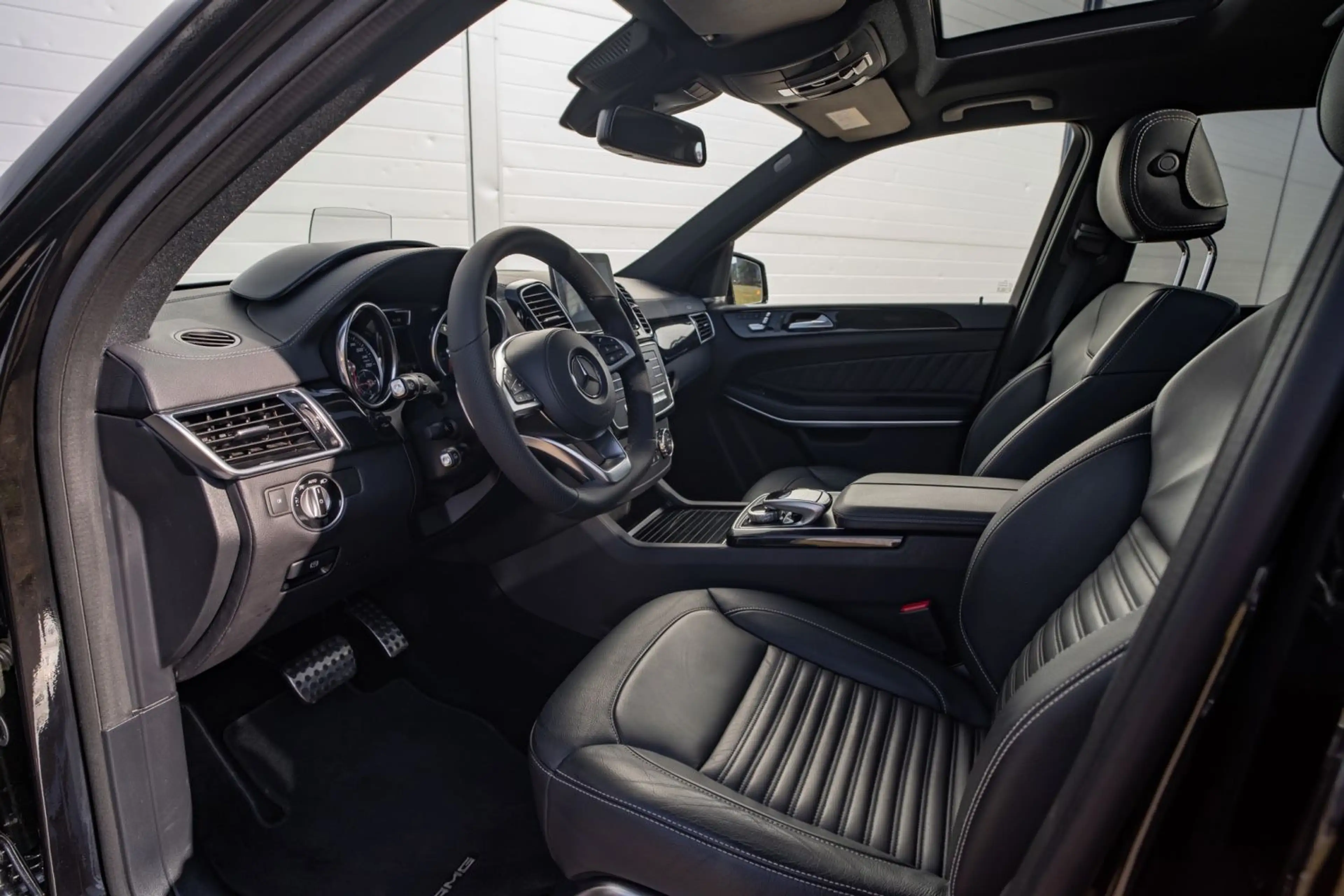 Mercedes-Benz GLS 500 4Matic,AMG-Line,AHK, — photo 13