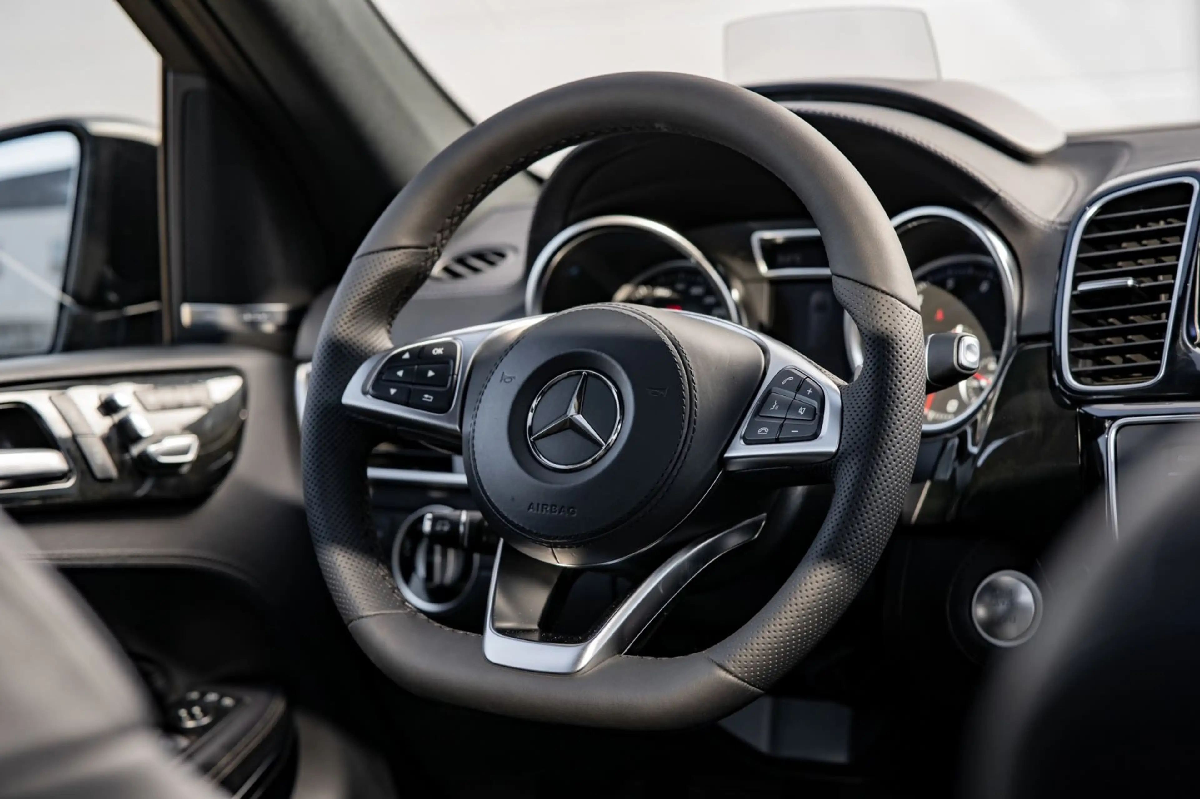 Mercedes-Benz GLS 500 4Matic,AMG-Line,AHK, — photo 8