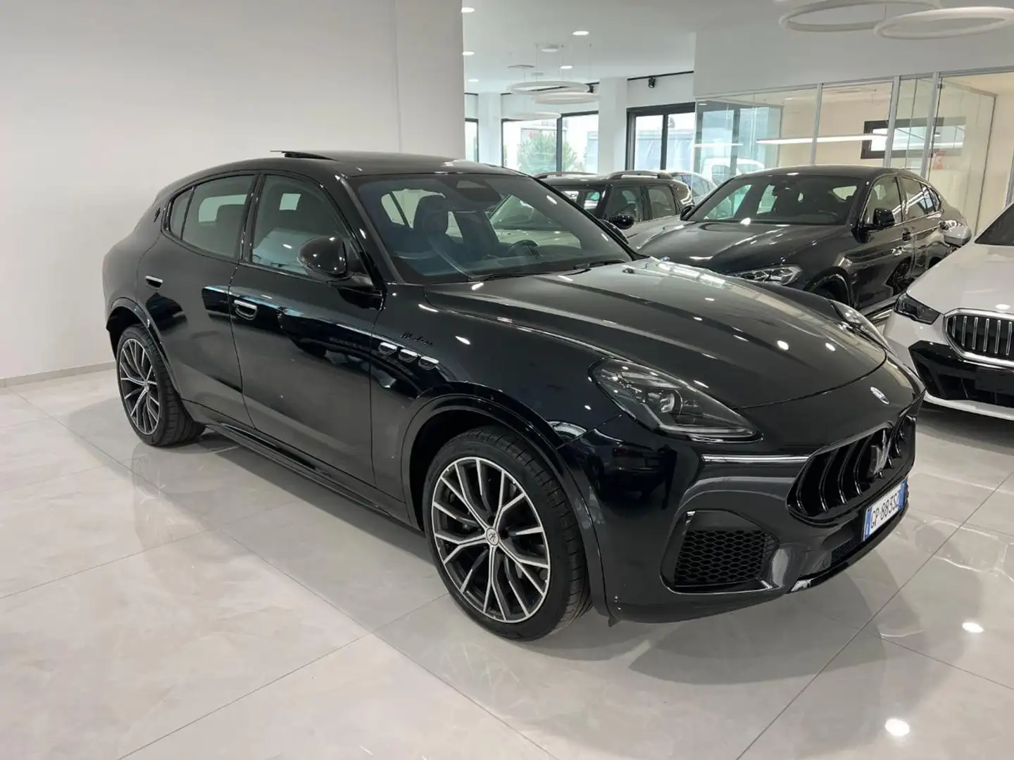 Maserati Grecale MHEV 330 CV AWD Modena Tetto apribile Nero - 2