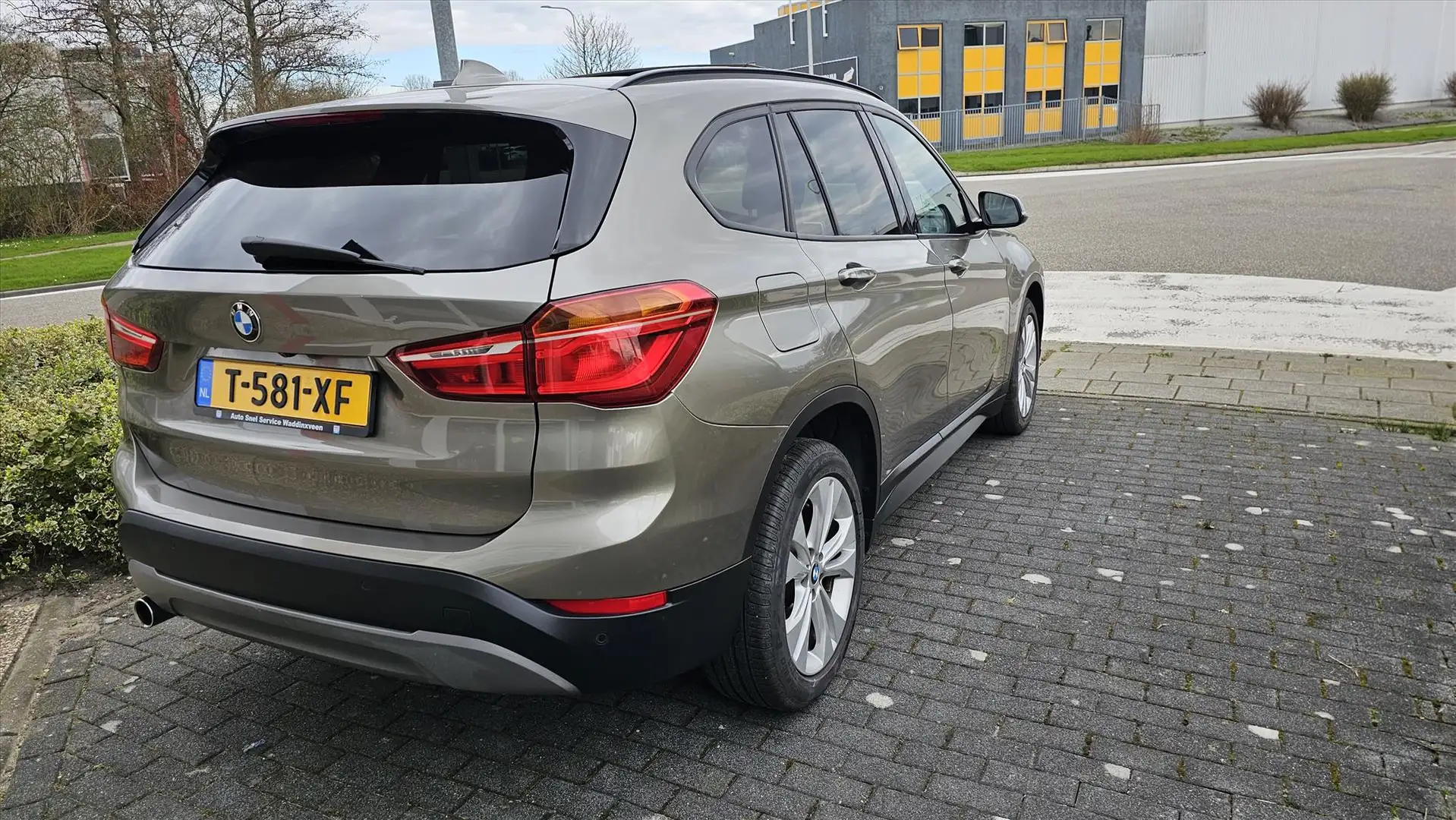 BMW X1 (f48) sDrive18i 140pk Aut Grijs - 2