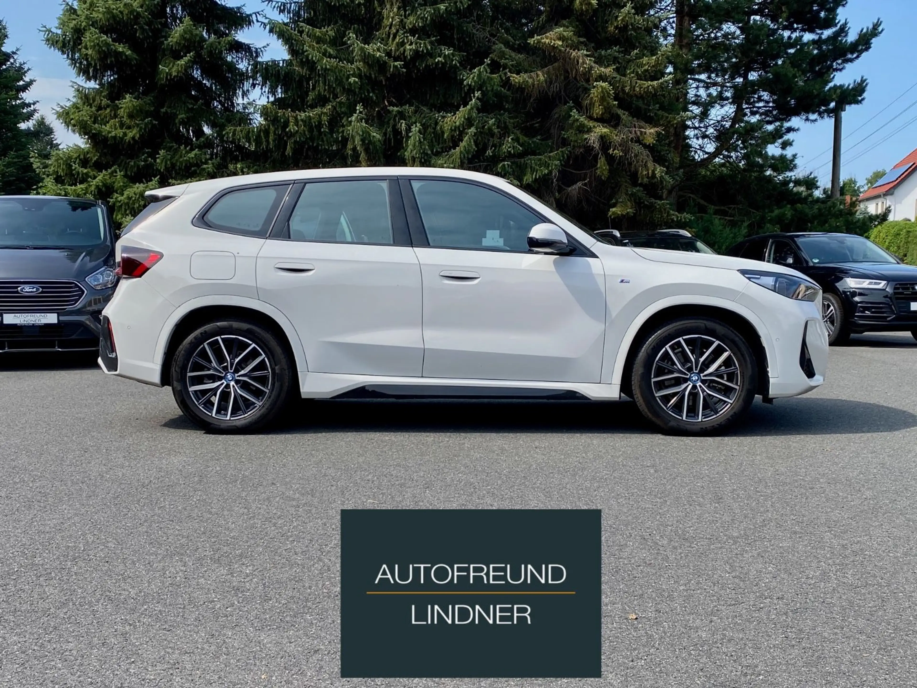 BMW iX1 30 xDrive M Sport Shadow-line + — photo 5