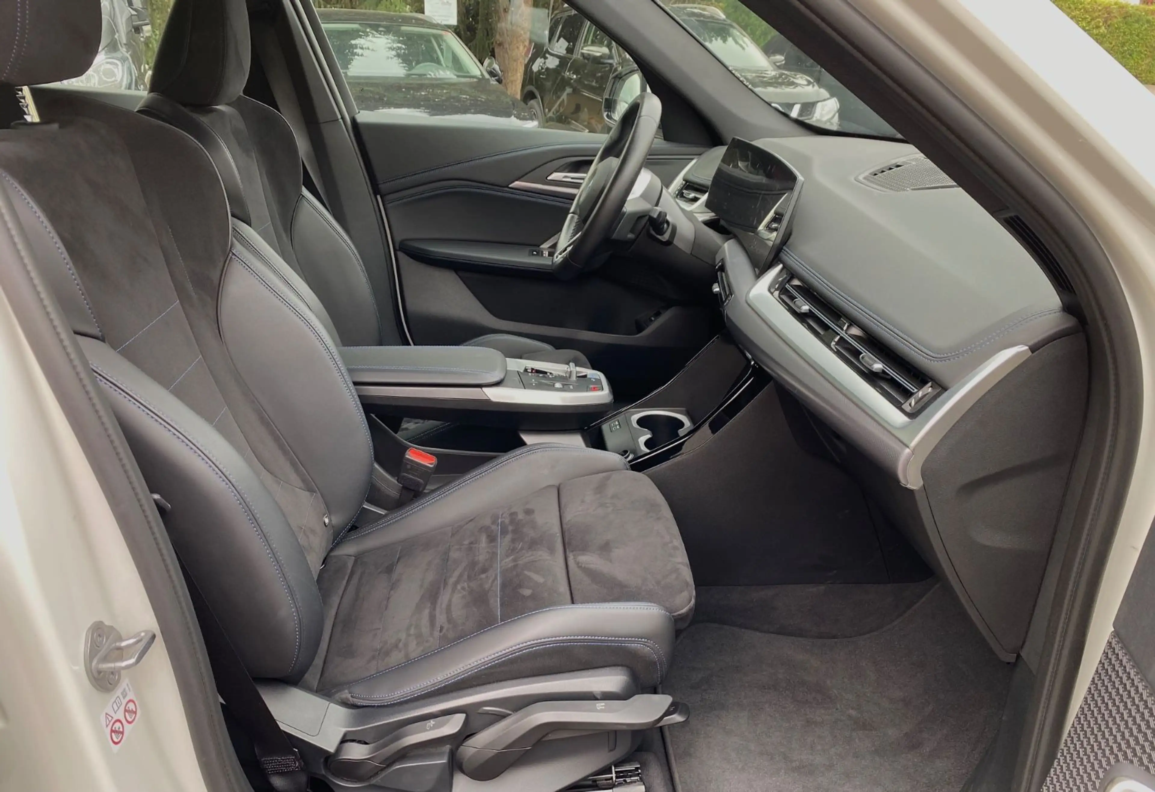 BMW iX1 30 xDrive M Sport Shadow-line + — photo 13