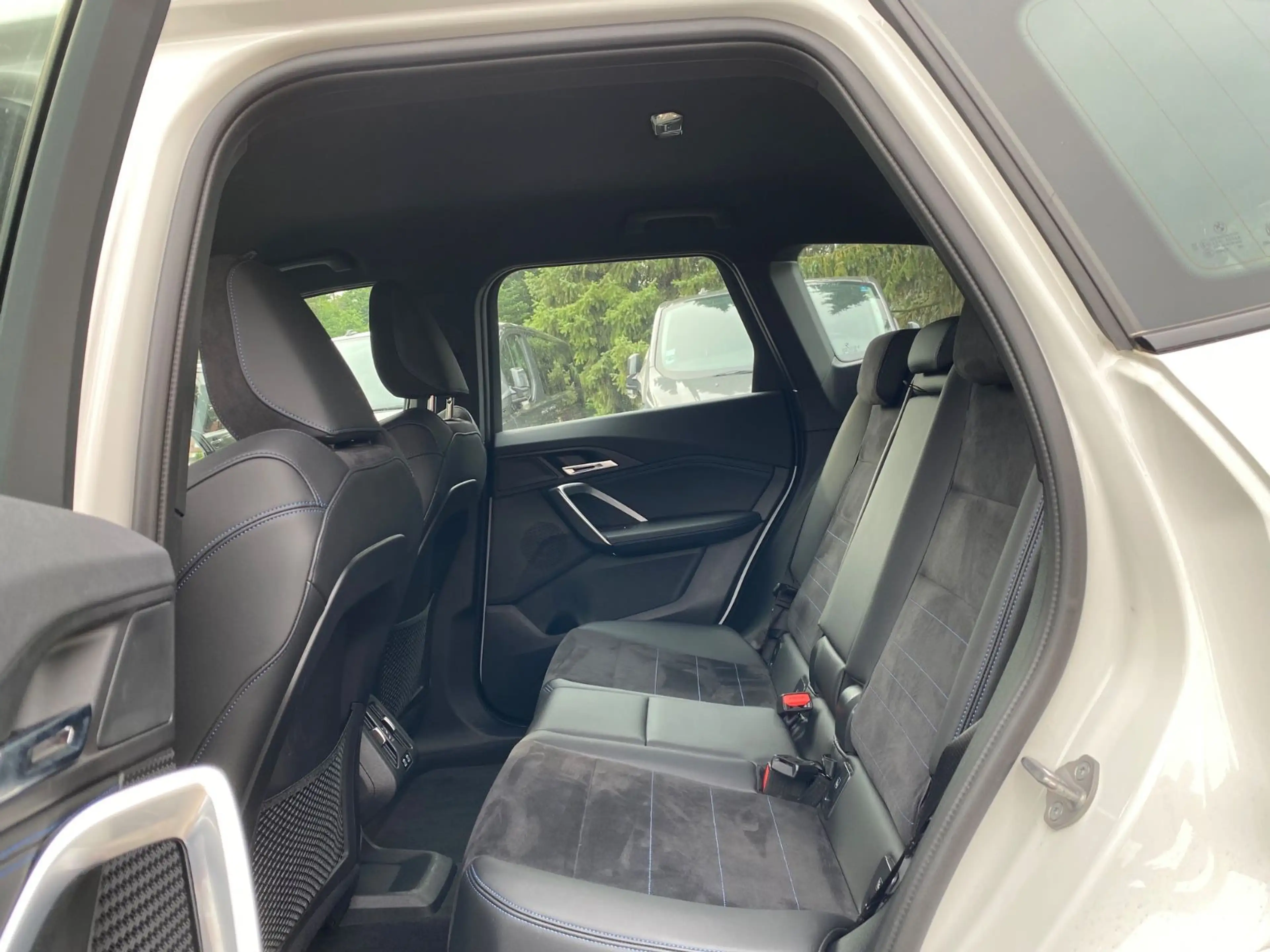 BMW iX1 30 xDrive M Sport Shadow-line + — photo 15