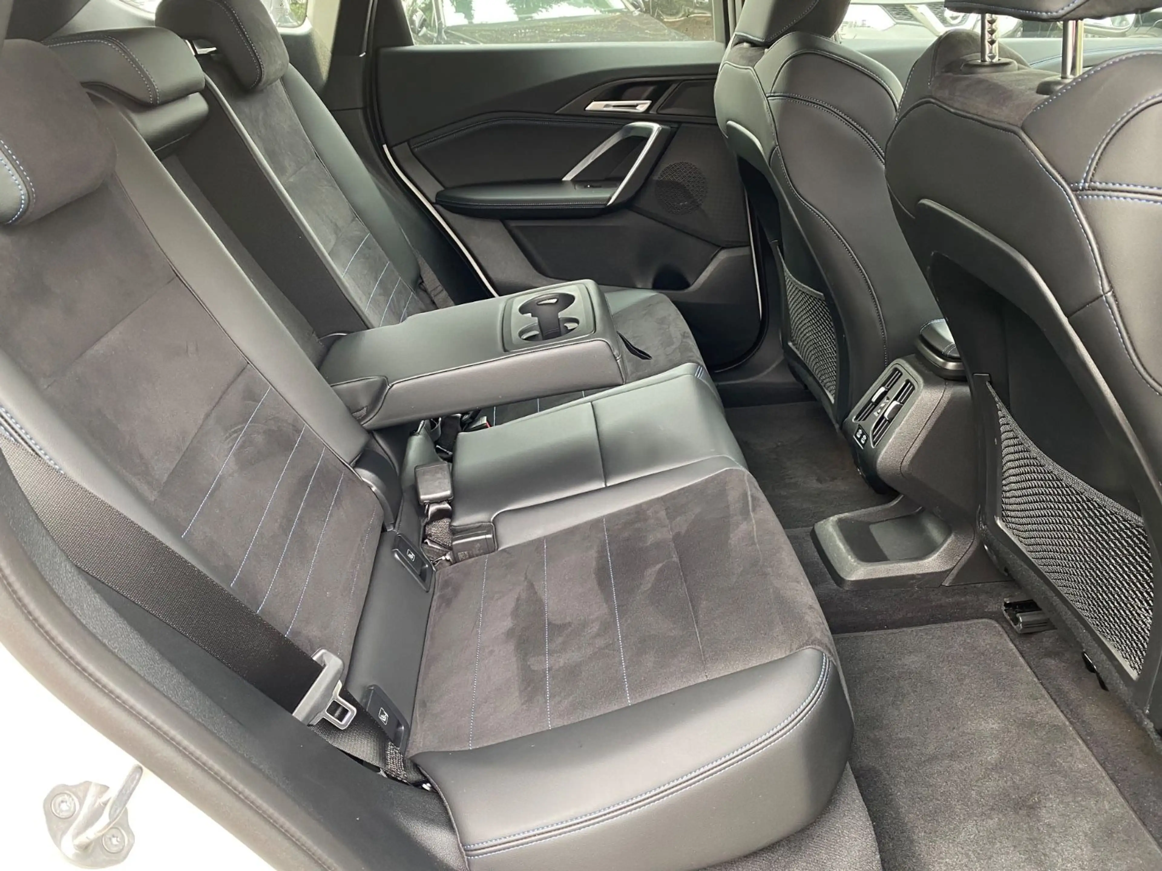 BMW iX1 30 xDrive M Sport Shadow-line + — photo 14