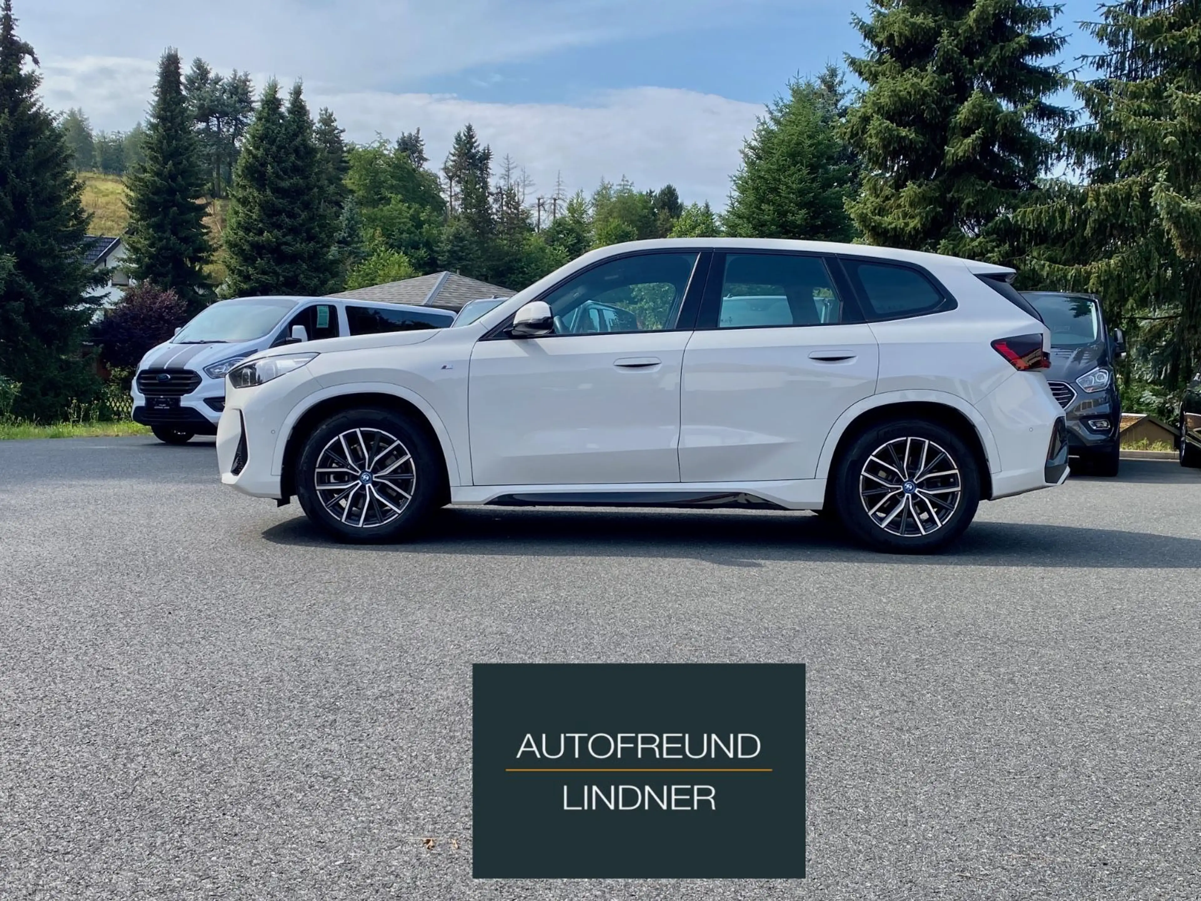 BMW iX1 30 xDrive M Sport Shadow-line + — photo 4