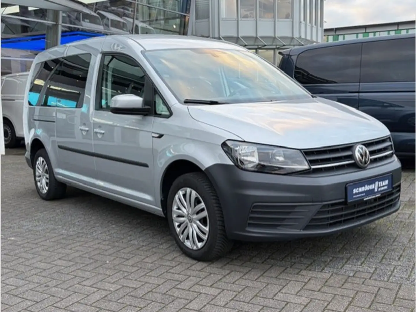 Volkswagen Caddy Maxi Trendline 1.4 TSI App-Connect Navi PDC Zilver - 2