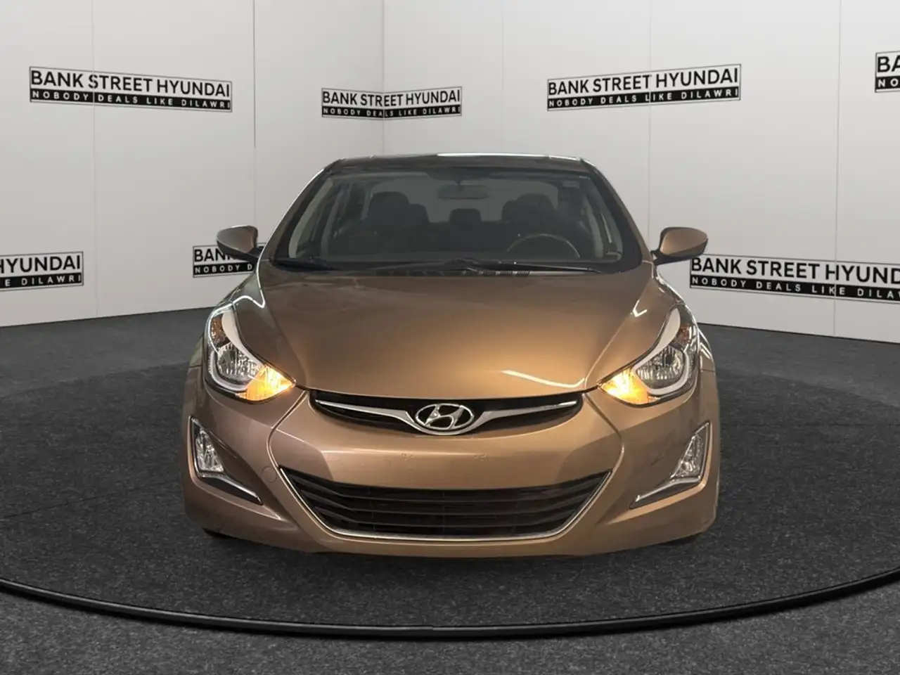 Hyundai ELANTRA снимка Hyundai ELANTRA