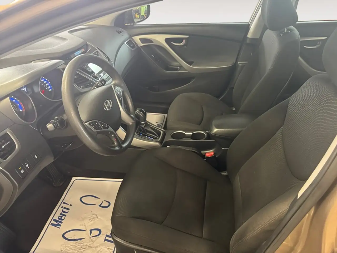 Hyundai ELANTRA снимка Hyundai ELANTRA