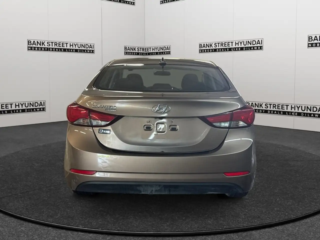 Hyundai ELANTRA снимка Hyundai ELANTRA