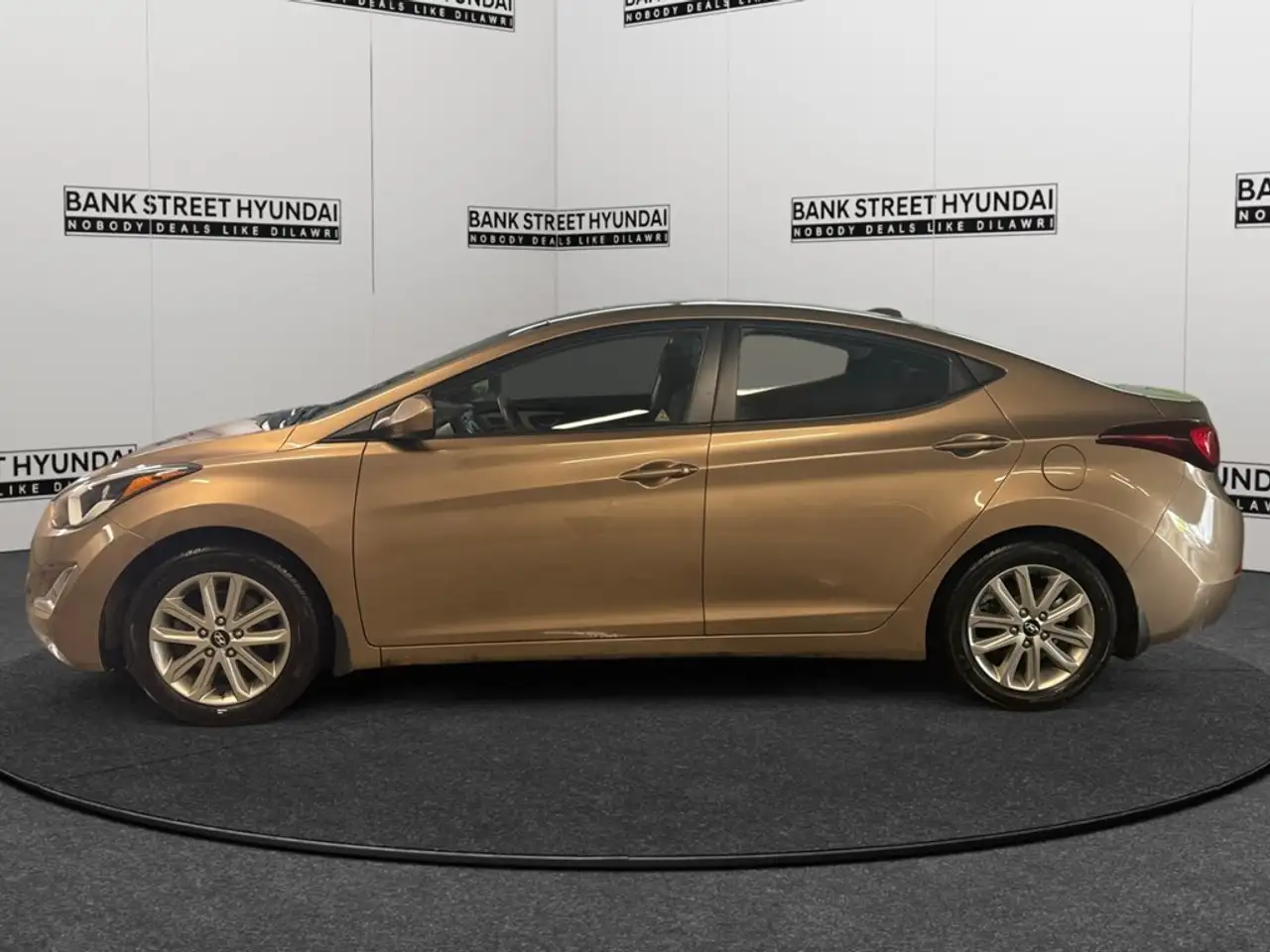Hyundai ELANTRA снимка Hyundai ELANTRA