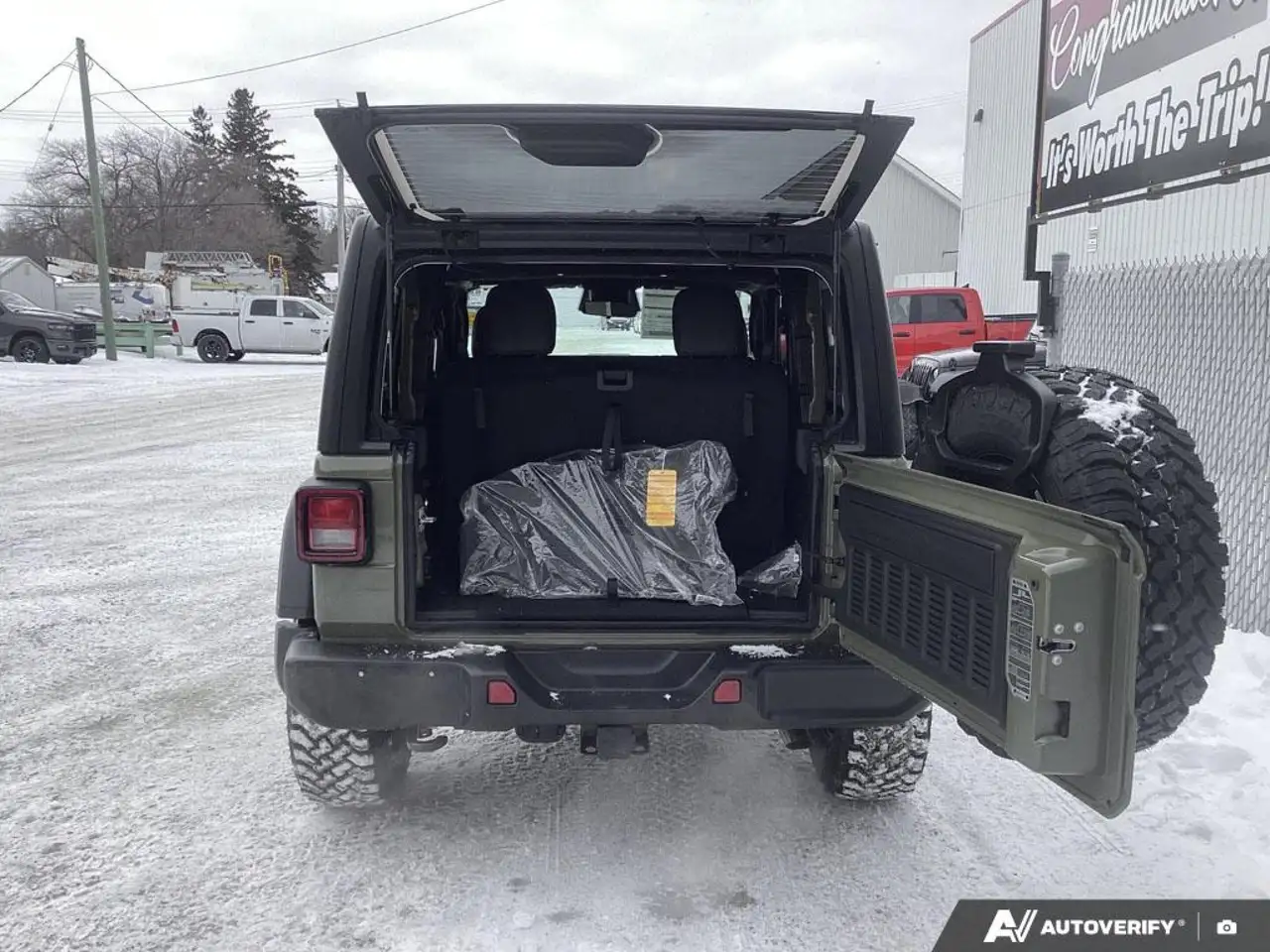 Jeep Wrangler снимка Jeep Wrangler