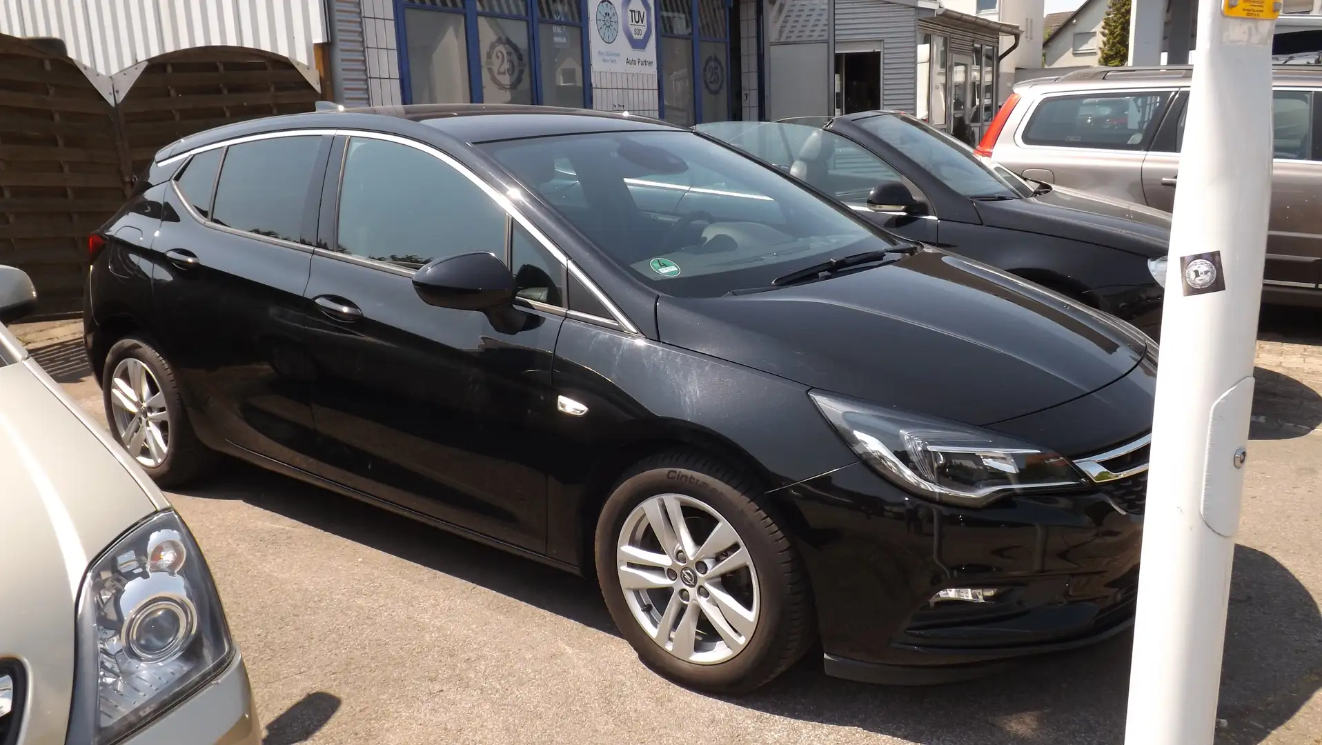 Opel Astra Dynamic K Lim. 5-trg. // Scheckheftgepflegt // Noir - 2