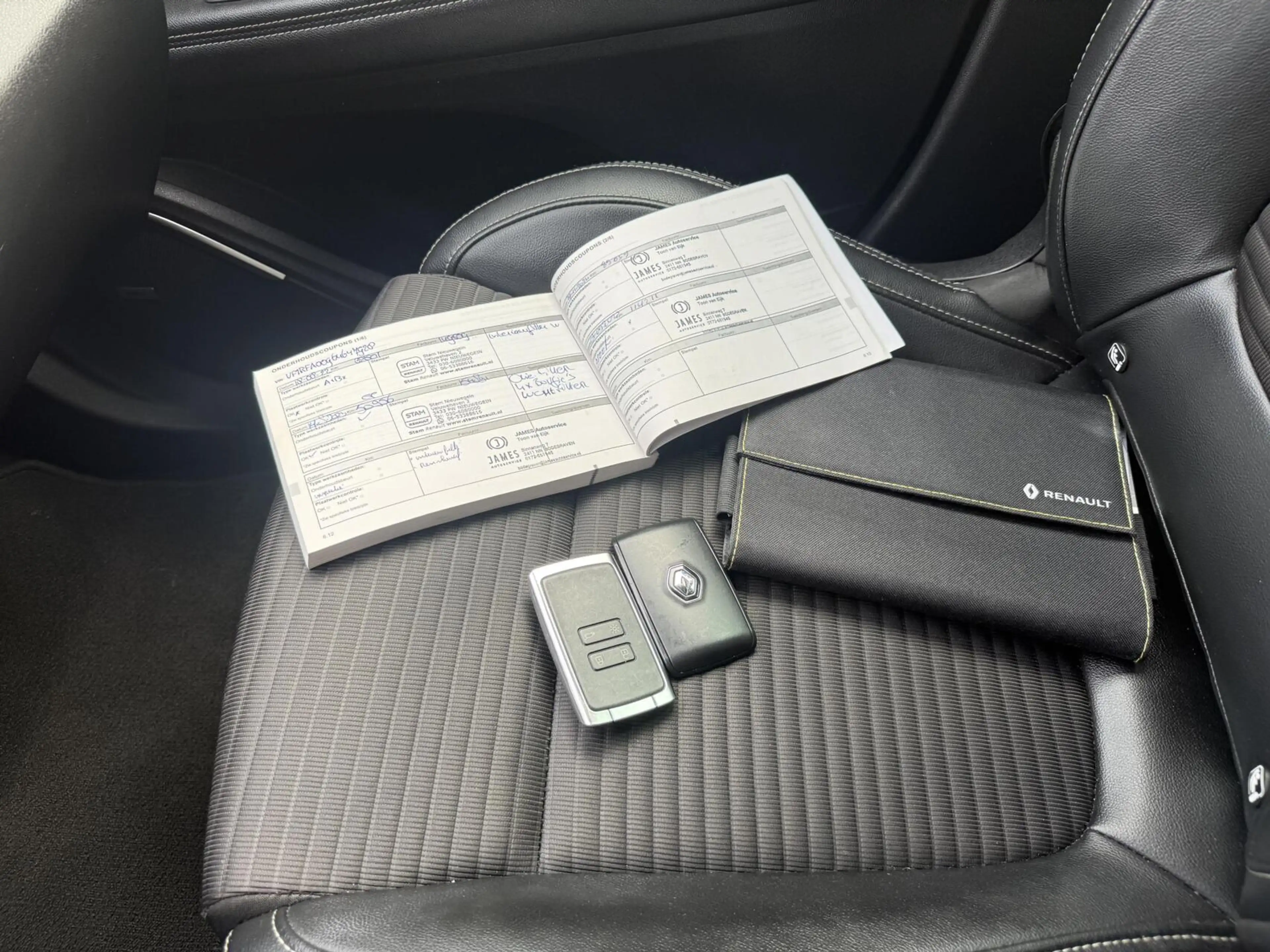 Renault Scenic 1.3 TCe Bose AUTOMAAT CARPLAY/CAMERA *ALL-IN PRIJS — photo 27