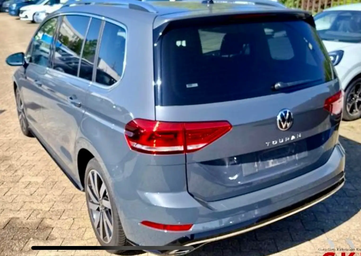Volkswagen Touran Highline | DSG | R-Line | 7 Sitze | Pano | AHK | Grijs - 2
