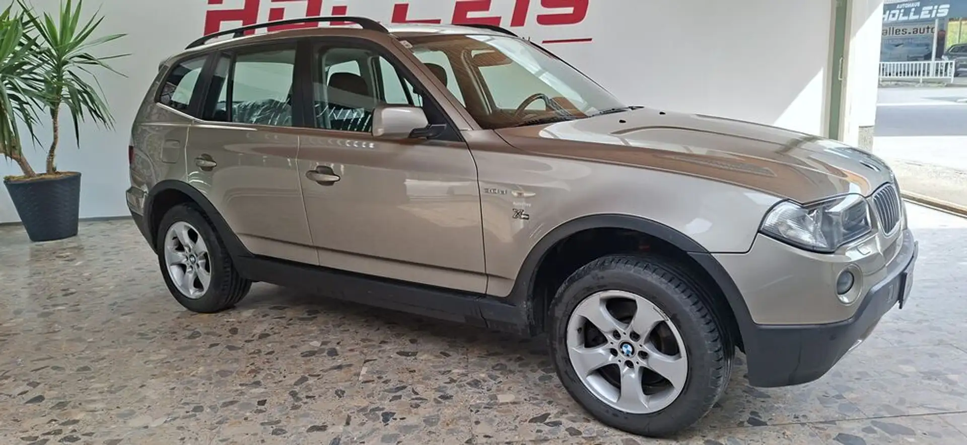 BMW X3 3.0d X Drive nur 125.000 KM Beige - 2