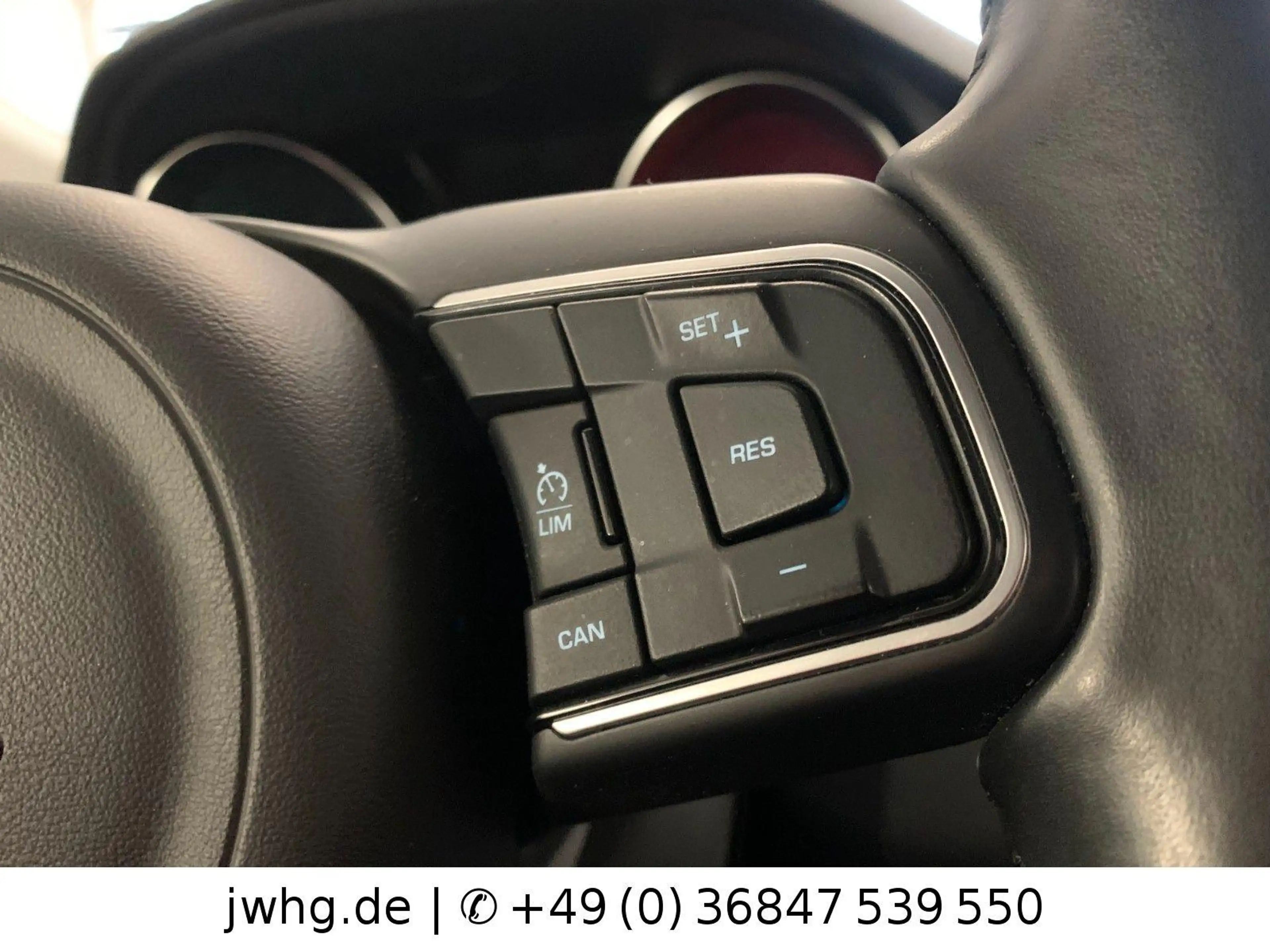 Jaguar E-Pace AWD KAMERA | SITZHZ | NAVI PRO | DAB — photo 9