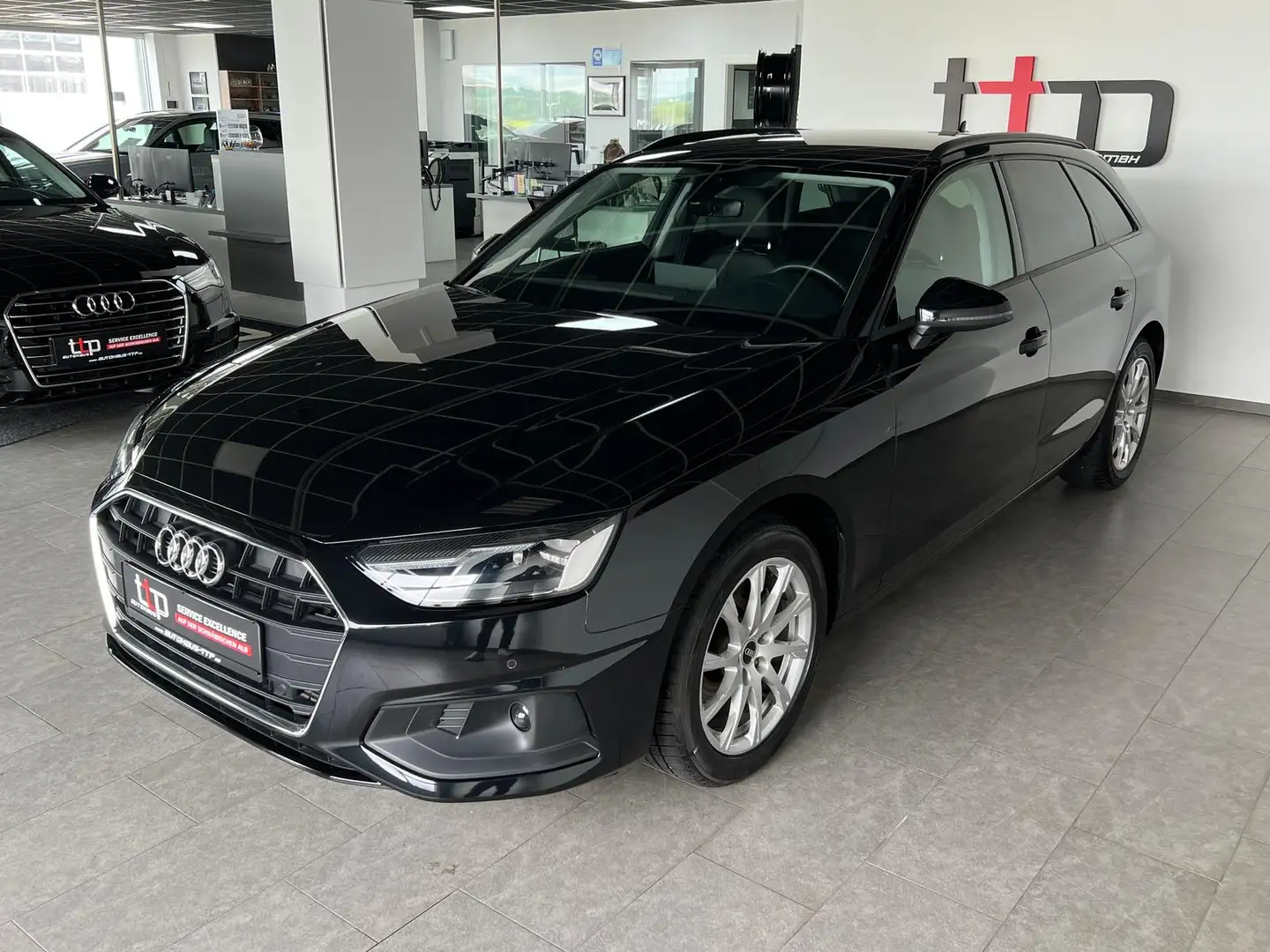 Audi A4 Avant 2.0 TFSI LED El.Heckklappe Keyless Navi Czarny - 2