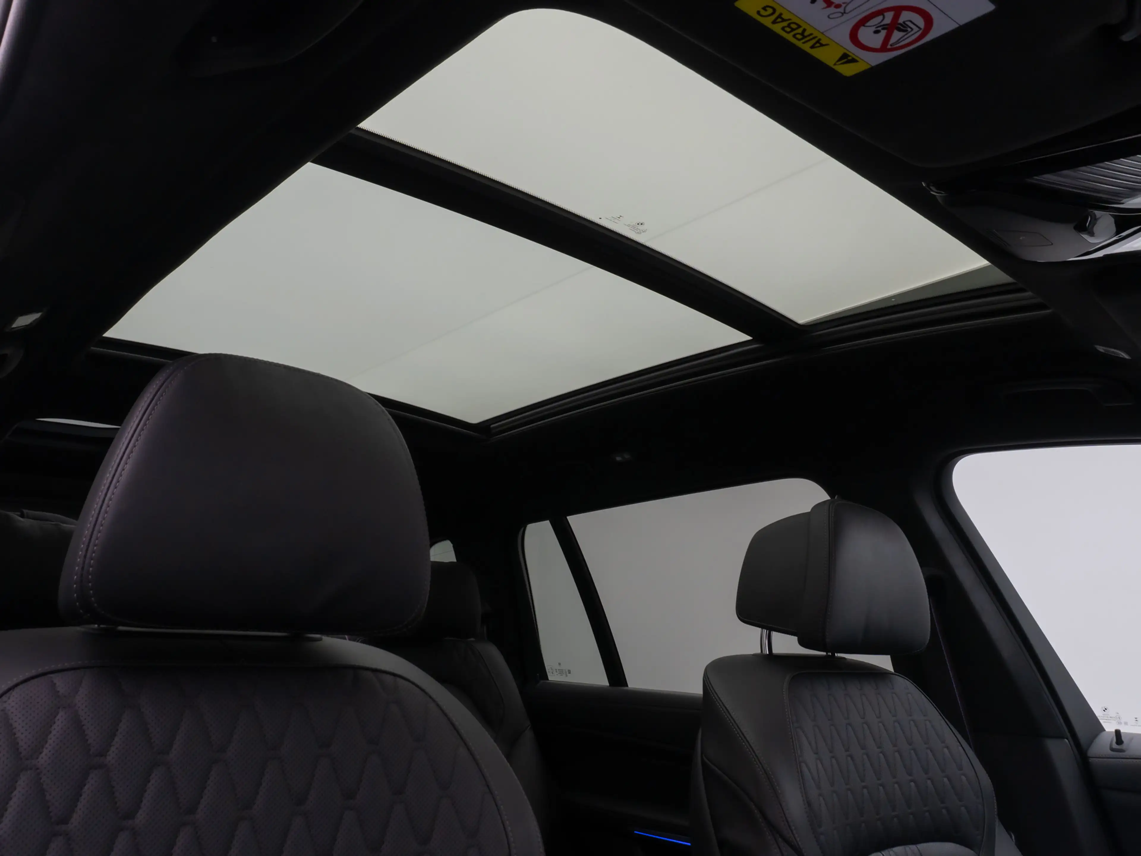 BMW X7 M xD Panorama 360°HUD DAB H K SoftCL 22 — photo 32
