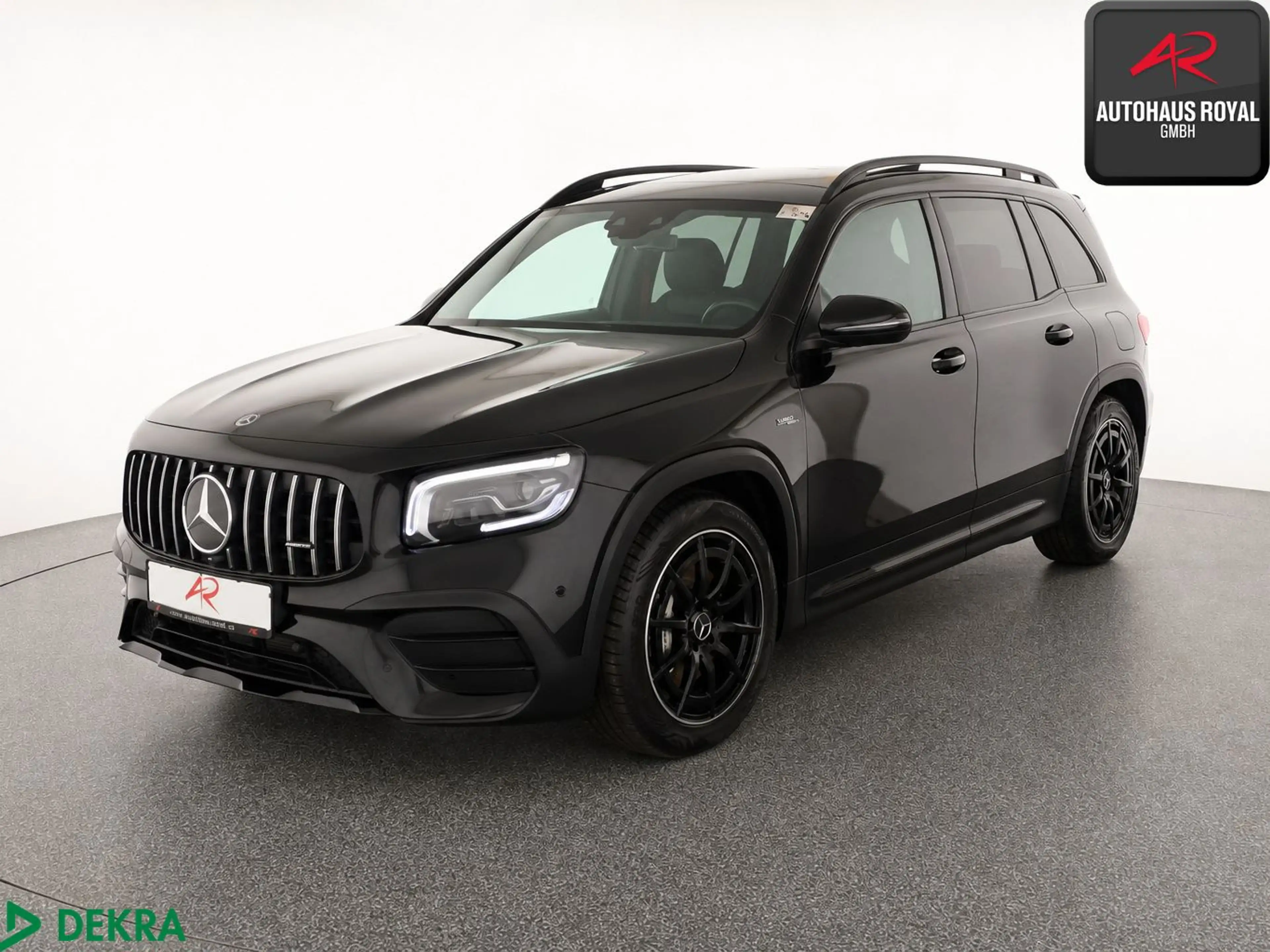 Mercedes-Benz GLB 35 AMG 4M MULTIBEAM,HEADUP,KAMERA,PANO,AHK