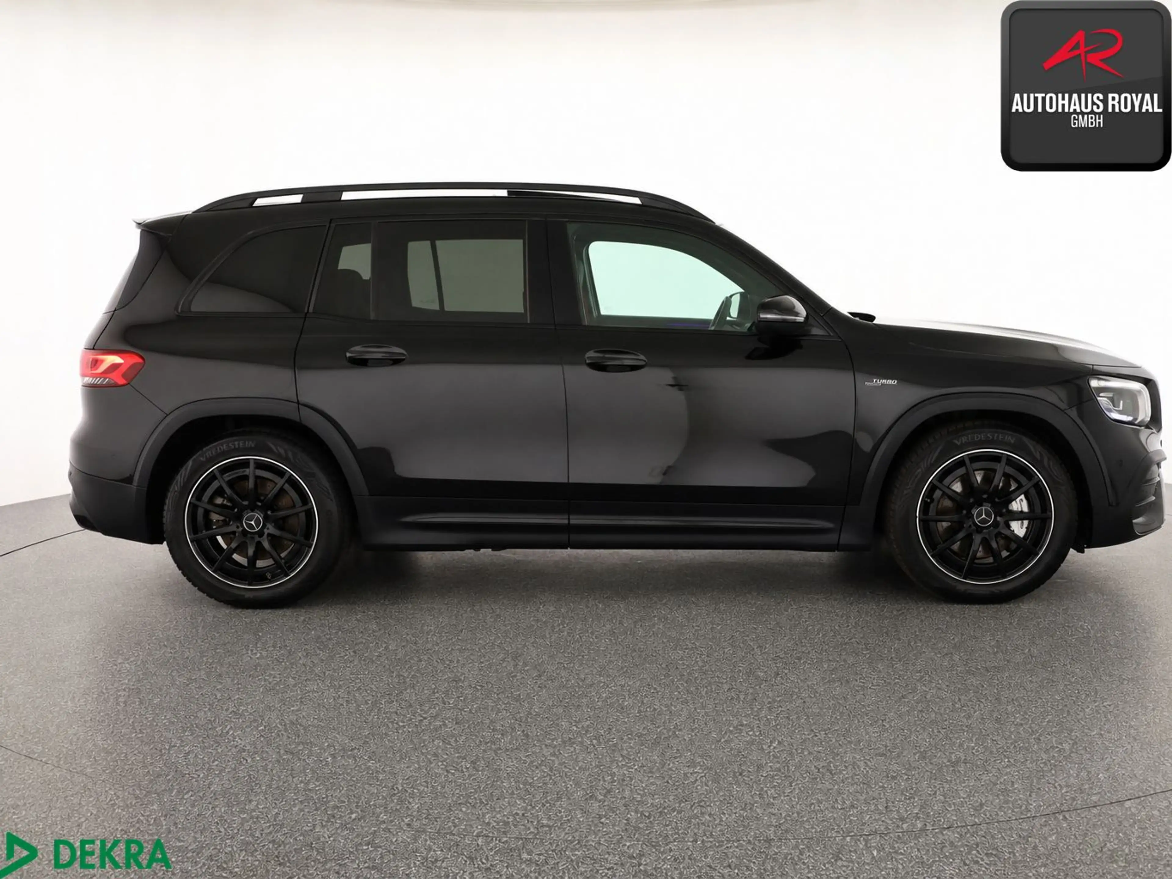 Mercedes-Benz GLB 35 AMG 4M MULTIBEAM,HEADUP,KAMERA,PANO,AHK — photo 6