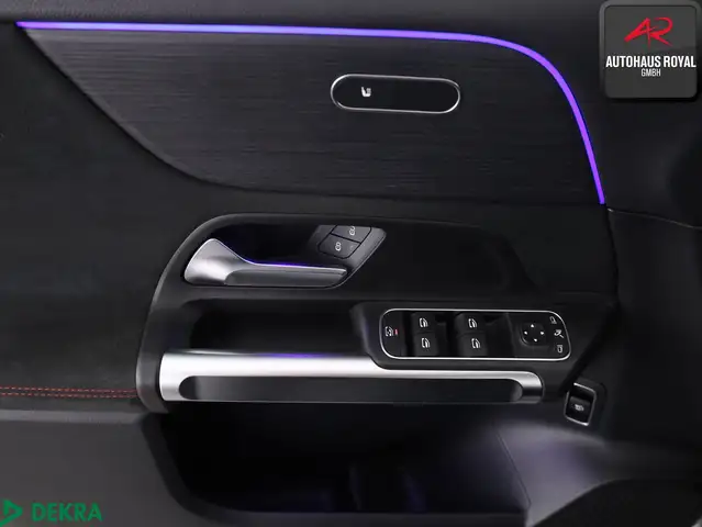 Mercedes-Benz GLB view 13