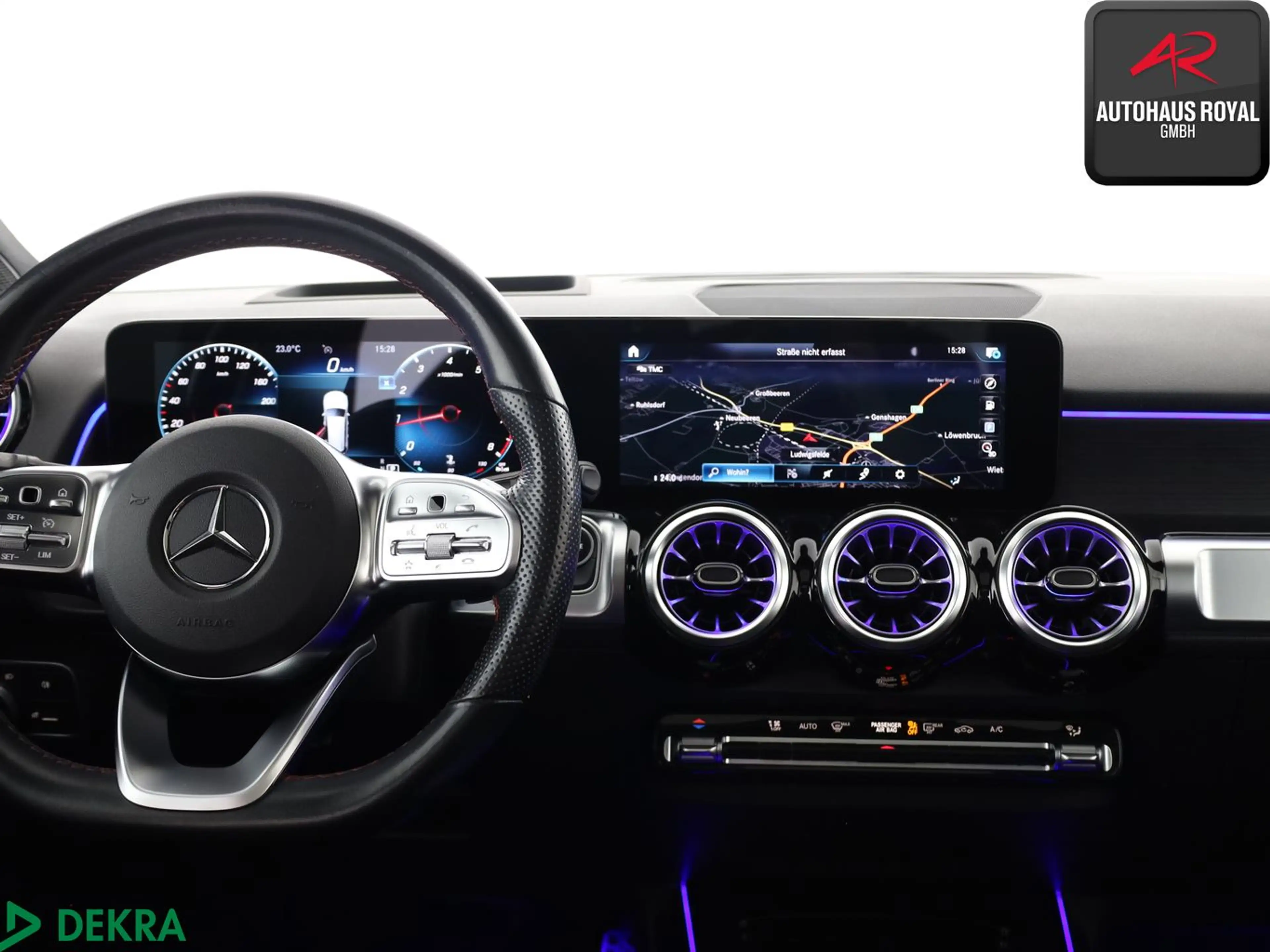 Mercedes-Benz GLB 35 AMG 4M MULTIBEAM,HEADUP,KAMERA,PANO,AHK — photo 15