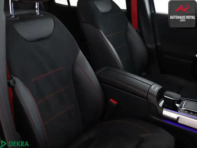 Mercedes-Benz GLB view 10