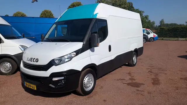 Iveco Daily 35S14V 2.3 L2H2 Automaat / Cruise 3500KG Trekhaak