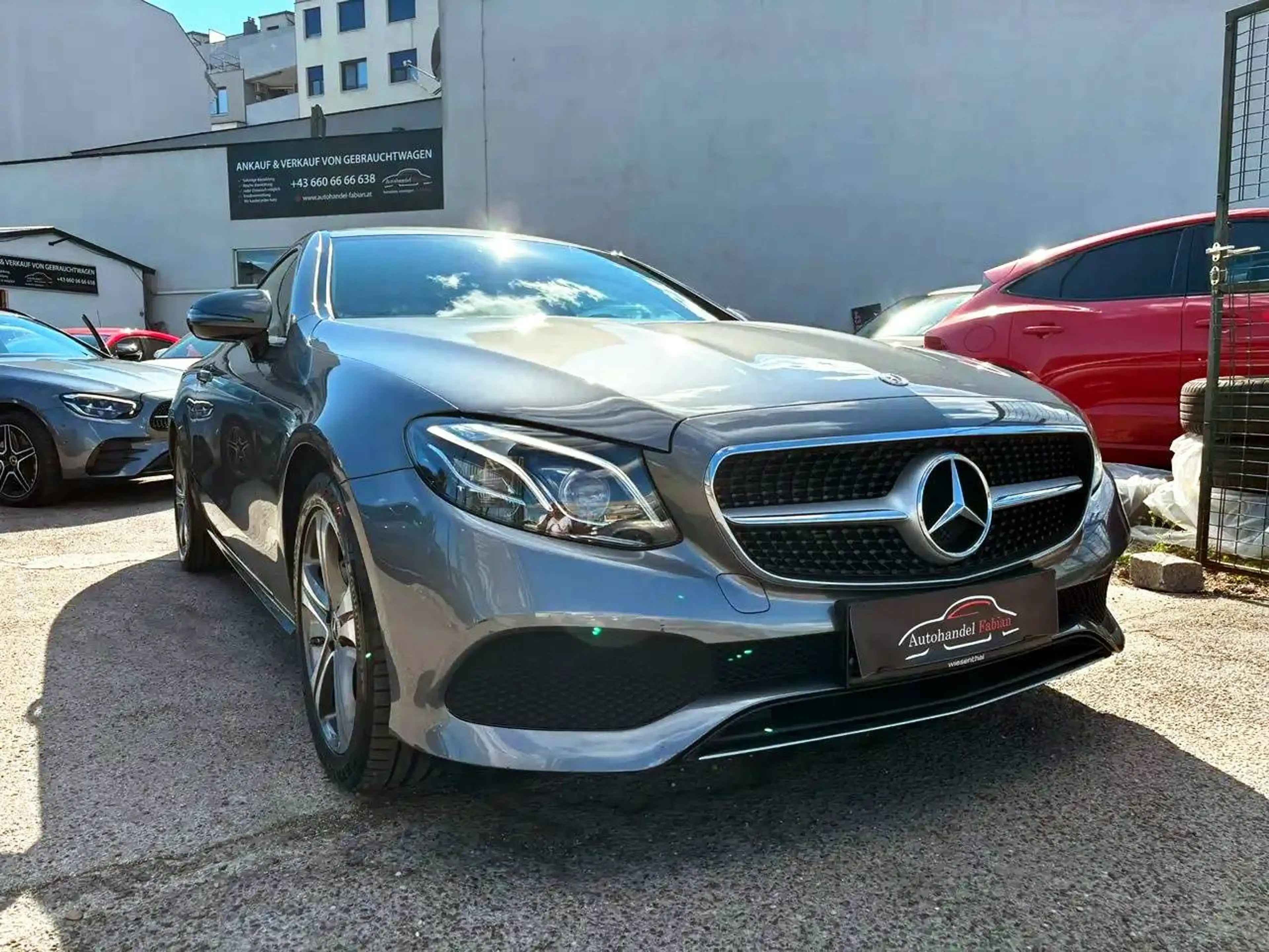 Mercedes-Benz E 220 d 4MATIC Automatik Allrad 194PS Leder LED Hifi