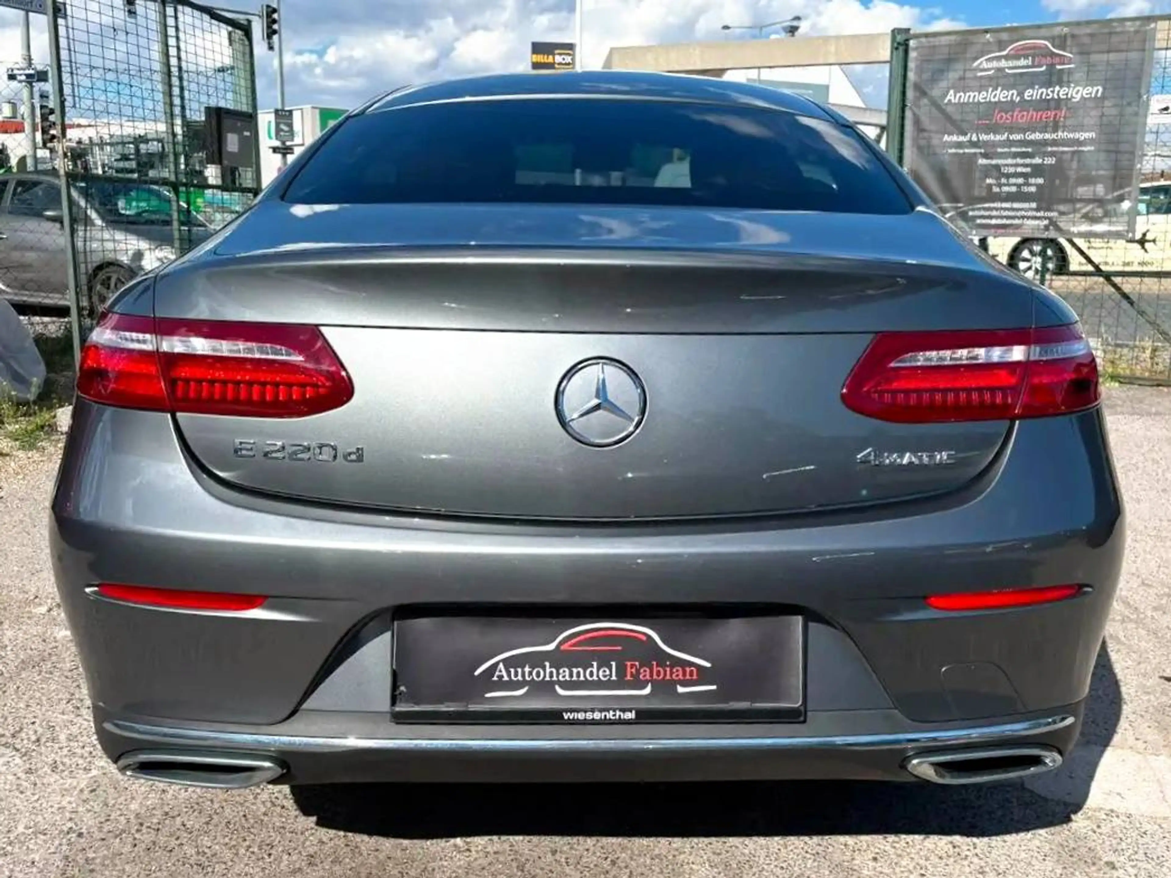Mercedes-Benz E 220 d 4MATIC Automatik Allrad 194PS Leder LED Hifi — photo 4