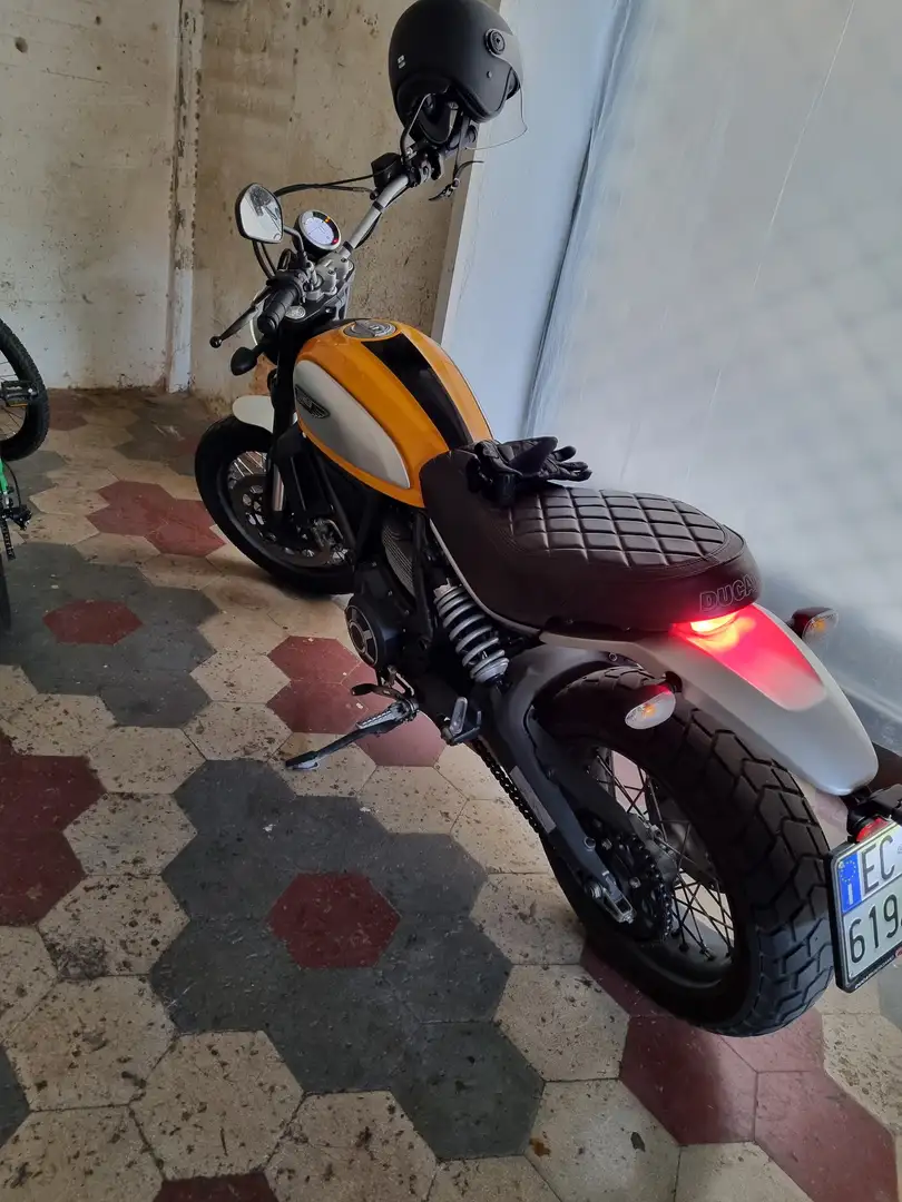 Ducati Scrambler Classic Giallo - 2