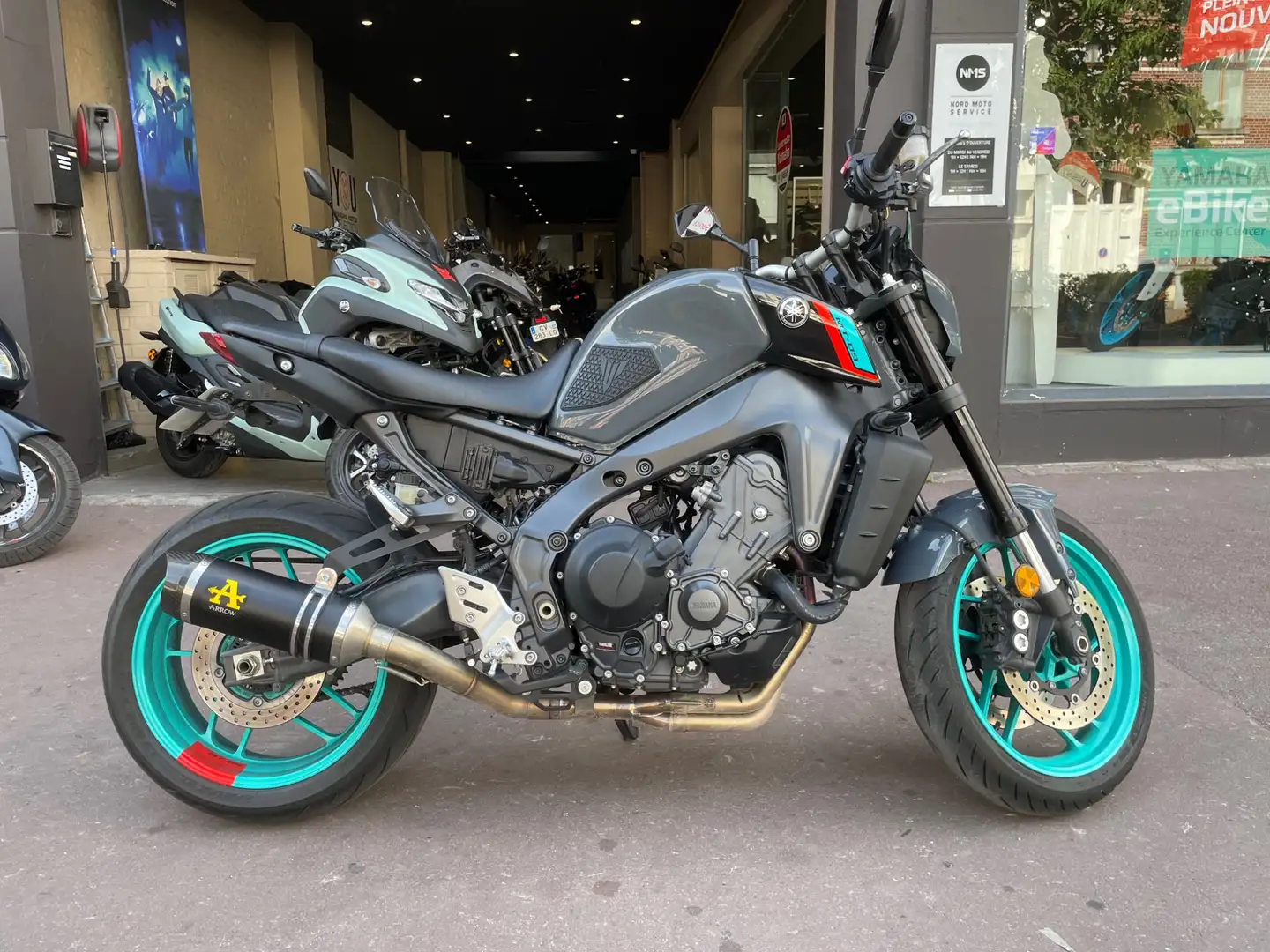 Yamaha MT-09 Gris - 1