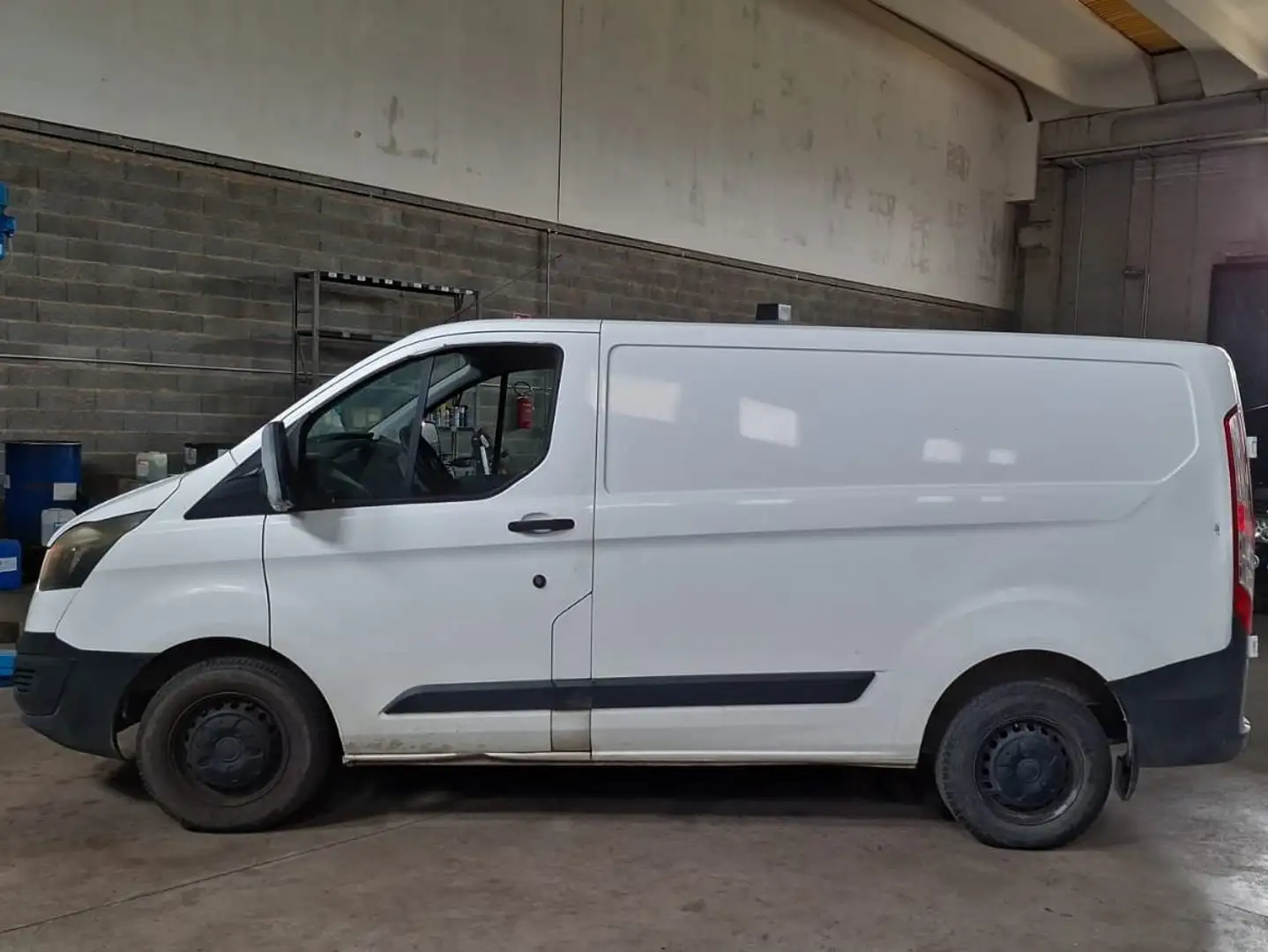 Ford Transit Custom Weiß - 2