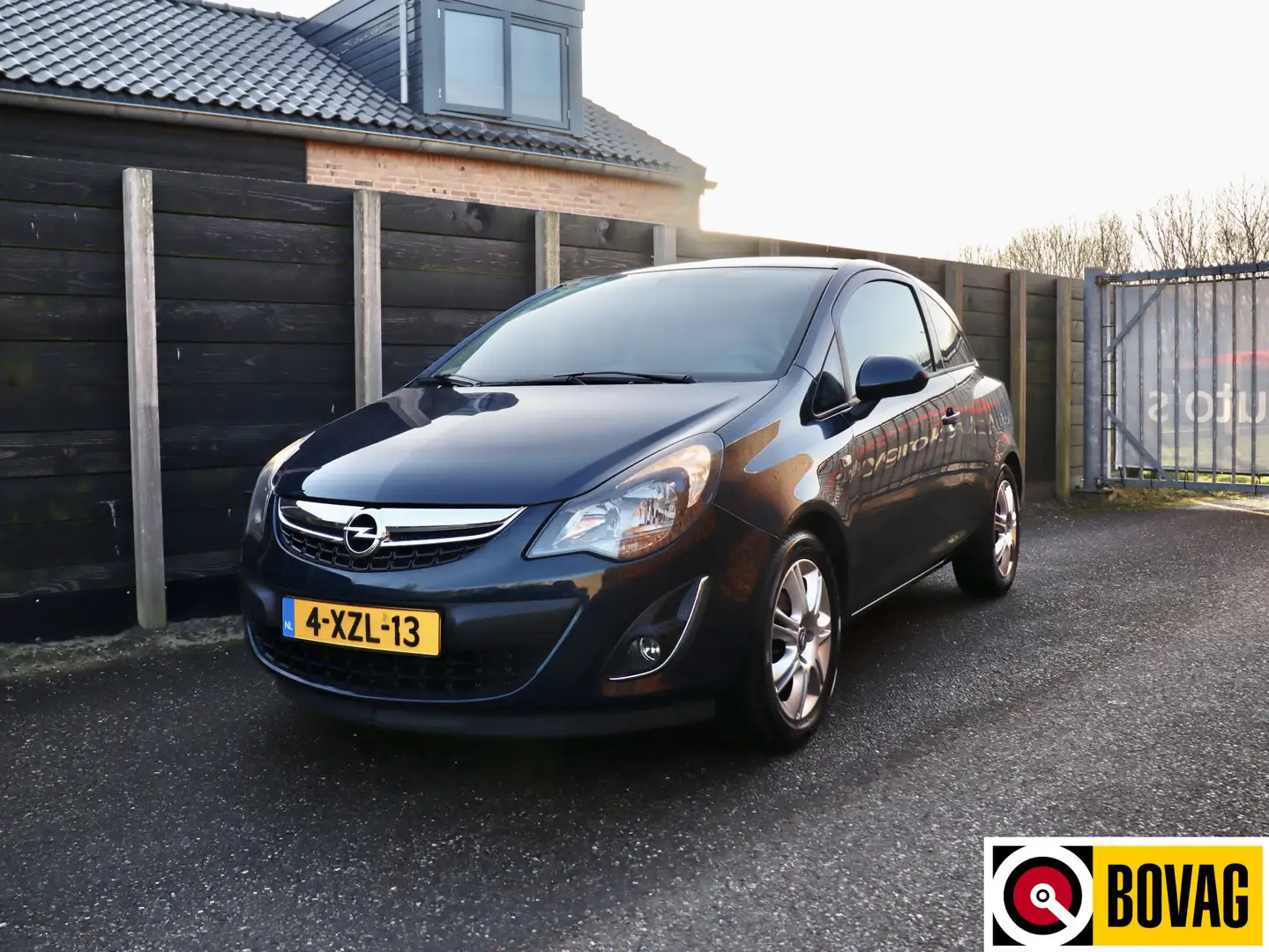 Opel Corsa 1.4-16V BlitZ NL-auto, A/C, cruise, navi Blau - 1