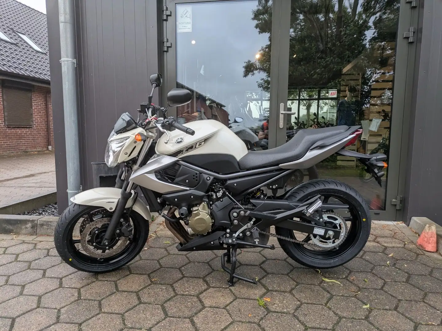 Yamaha XJ 6 Reifen+ Insp. neu Alb - 2