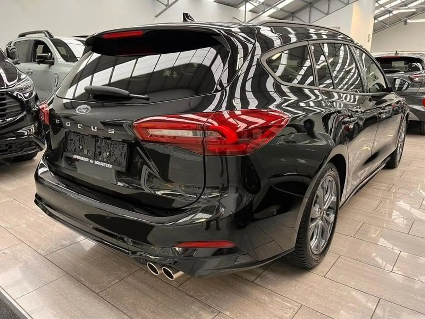 Ford Focus EcoBlue ST-Line X AUT Schwarz - 2