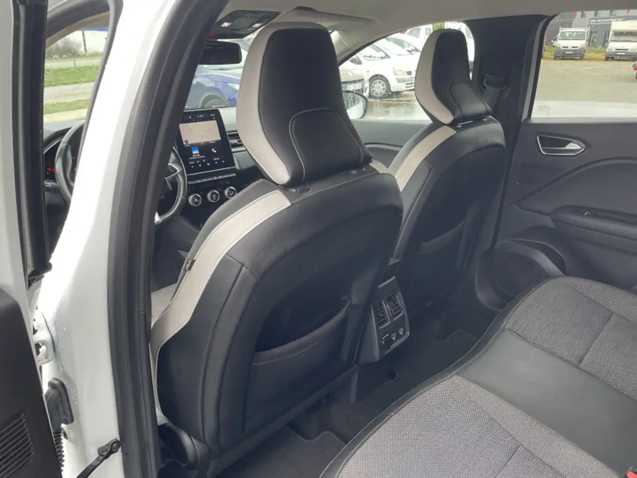 Renault Captur — photo 18