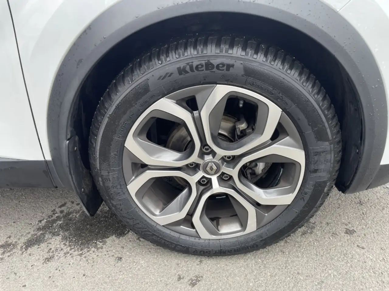 Renault Captur — photo 12