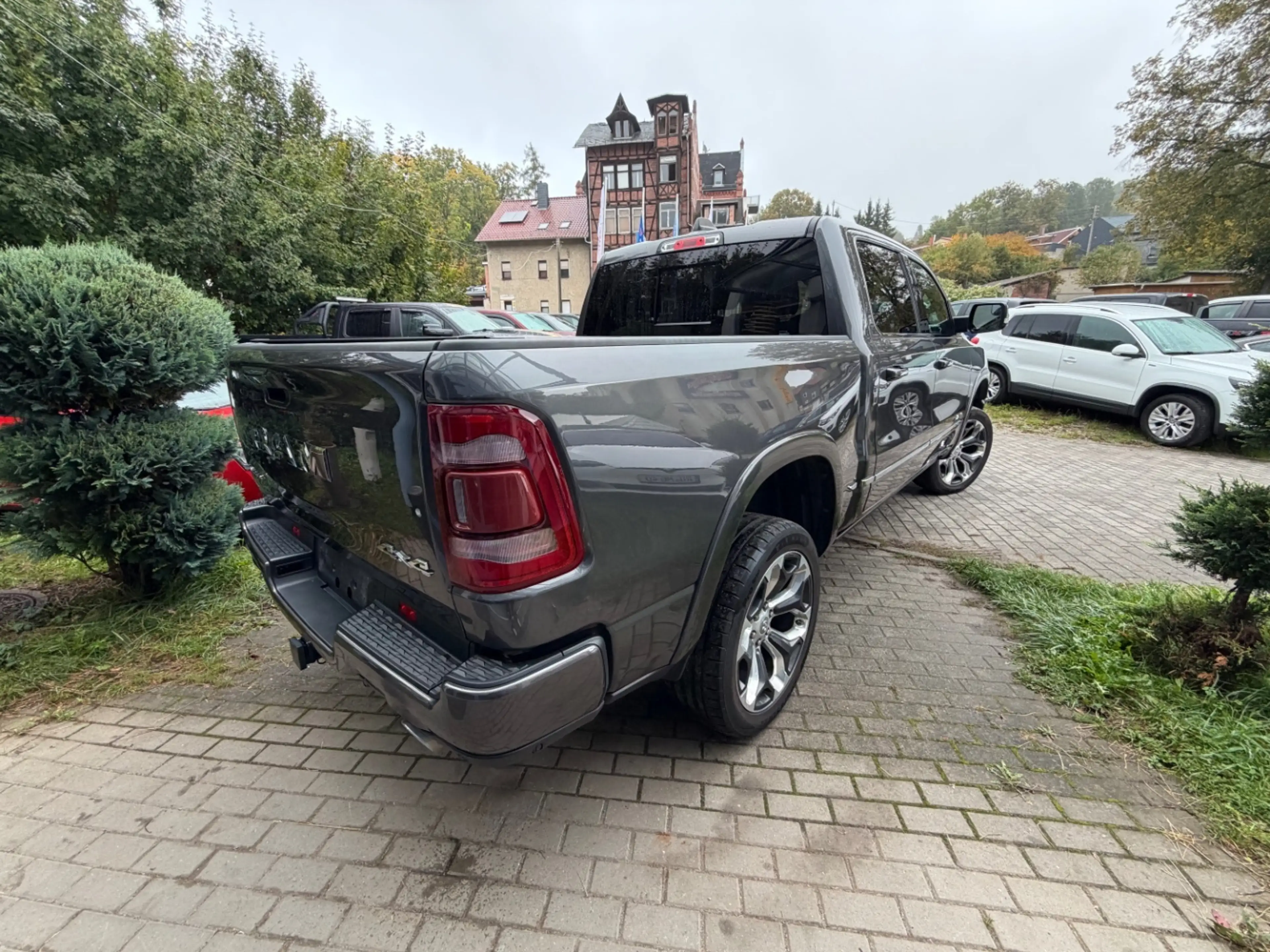 Dodge RAM 1500 5,7 HEMI LIMITED LPG UNFALLFREI — photo 5