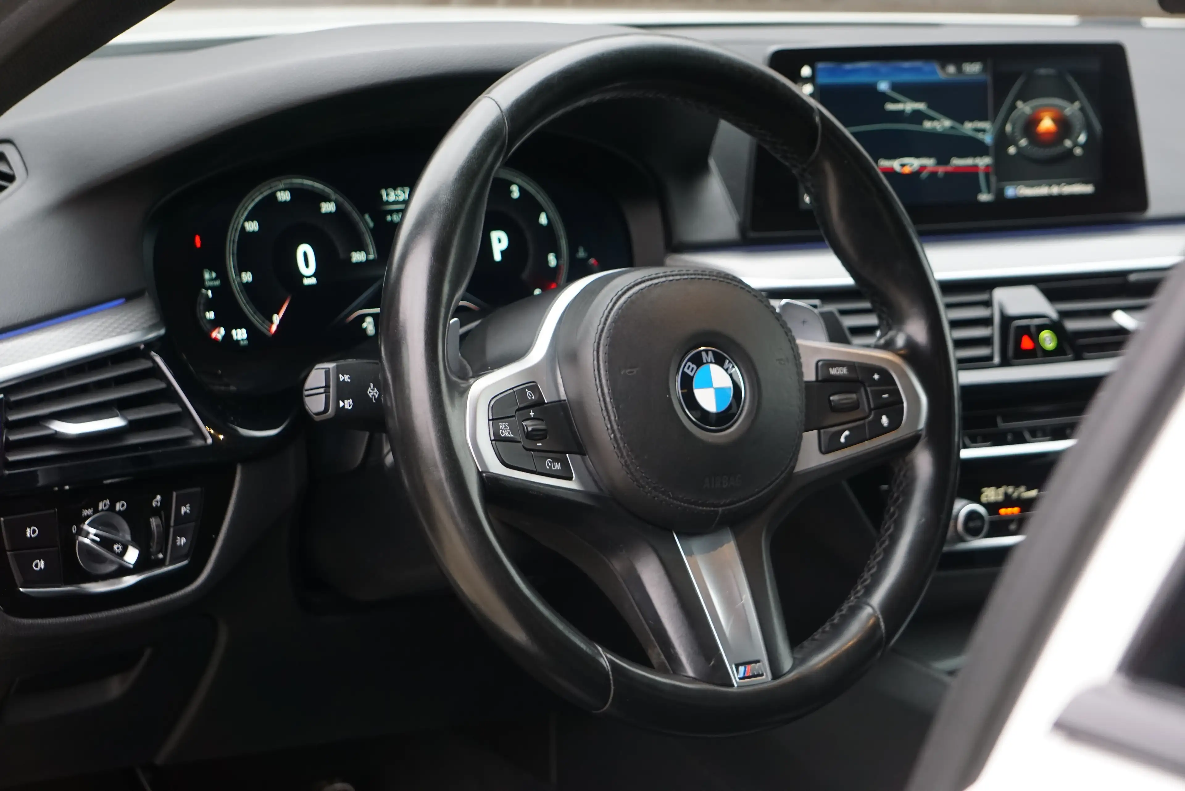 BMW 525 d PACK-M COCKPIT NAVI-CAM HARMAN AMBIANCE EURO 6d — photo 12