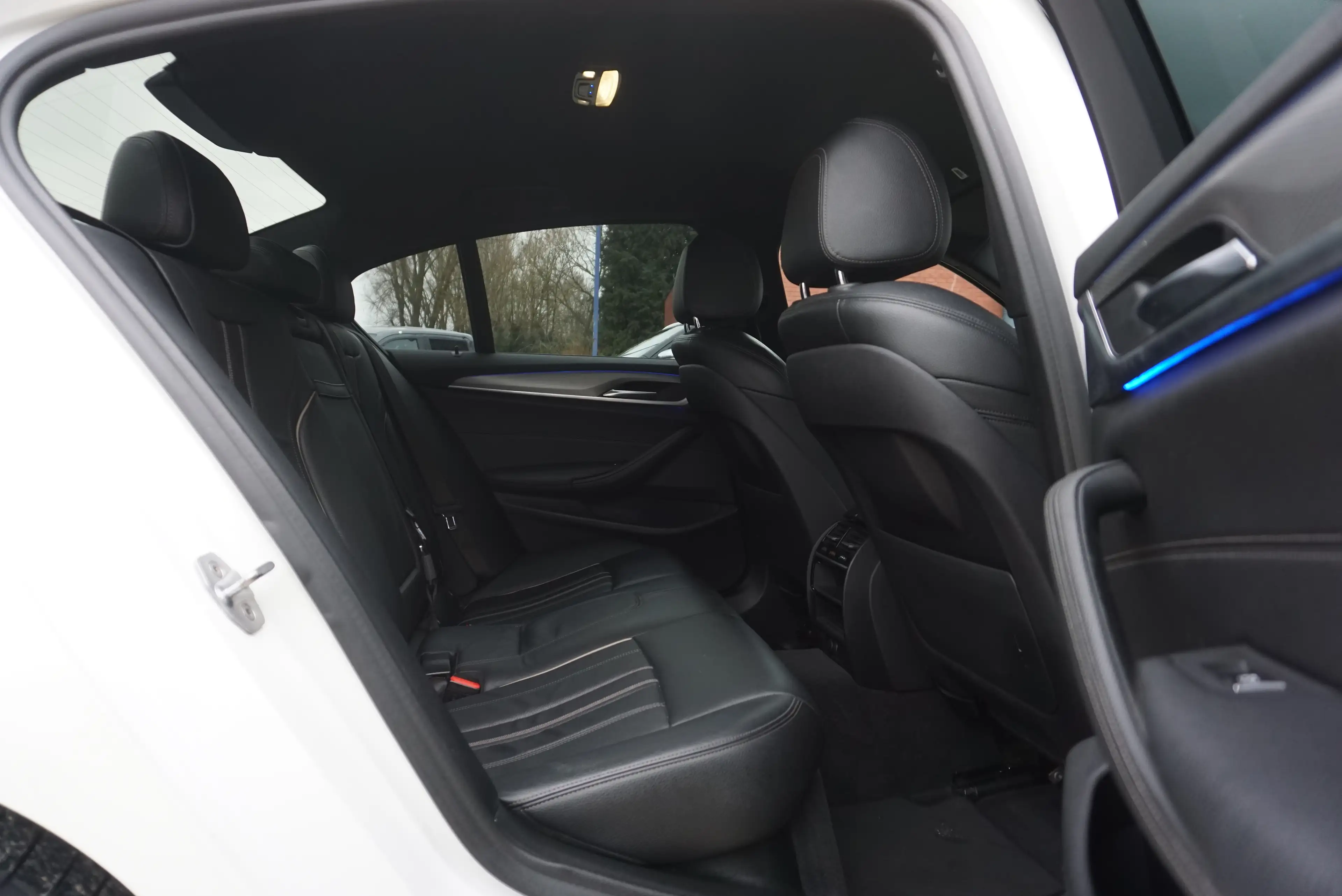 BMW 525 d PACK-M COCKPIT NAVI-CAM HARMAN AMBIANCE EURO 6d — photo 11