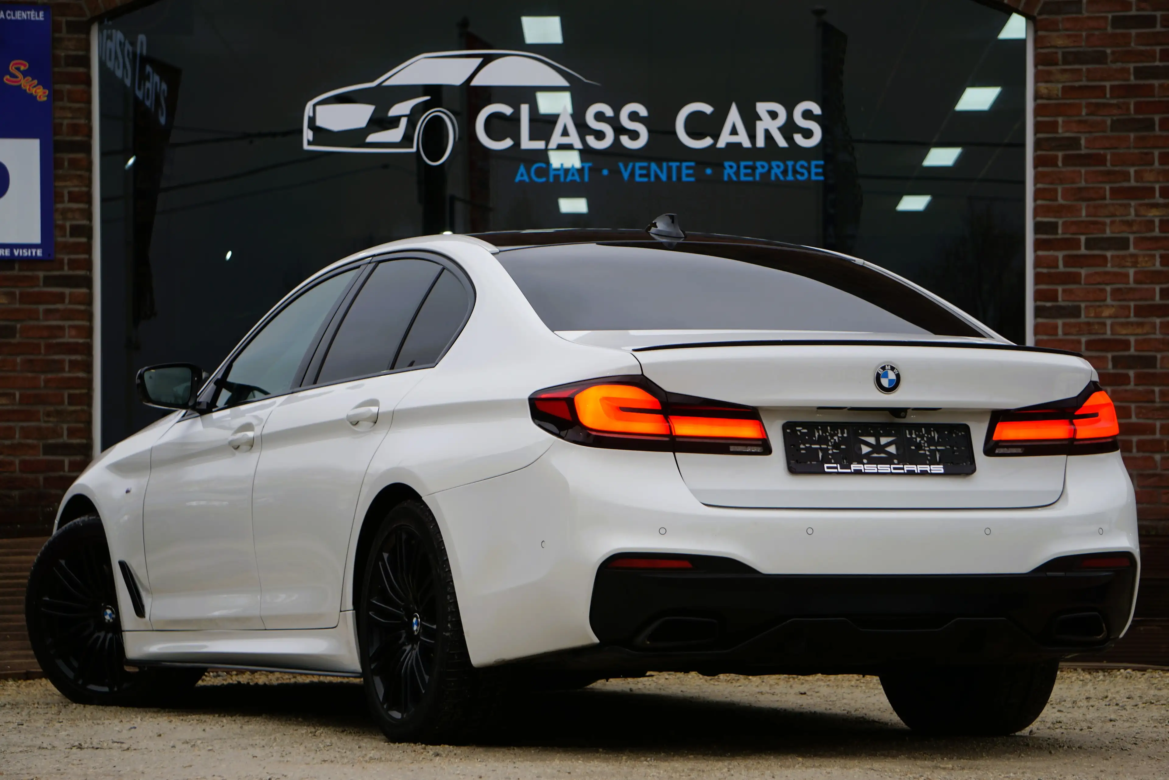 BMW 525 d PACK-M COCKPIT NAVI-CAM HARMAN AMBIANCE EURO 6d — photo 4