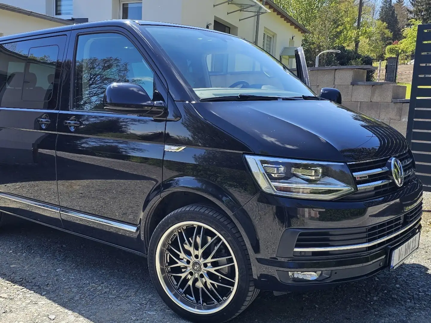 Volkswagen T6 Multivan Multivan Highline 4Motion Schwarz - 1